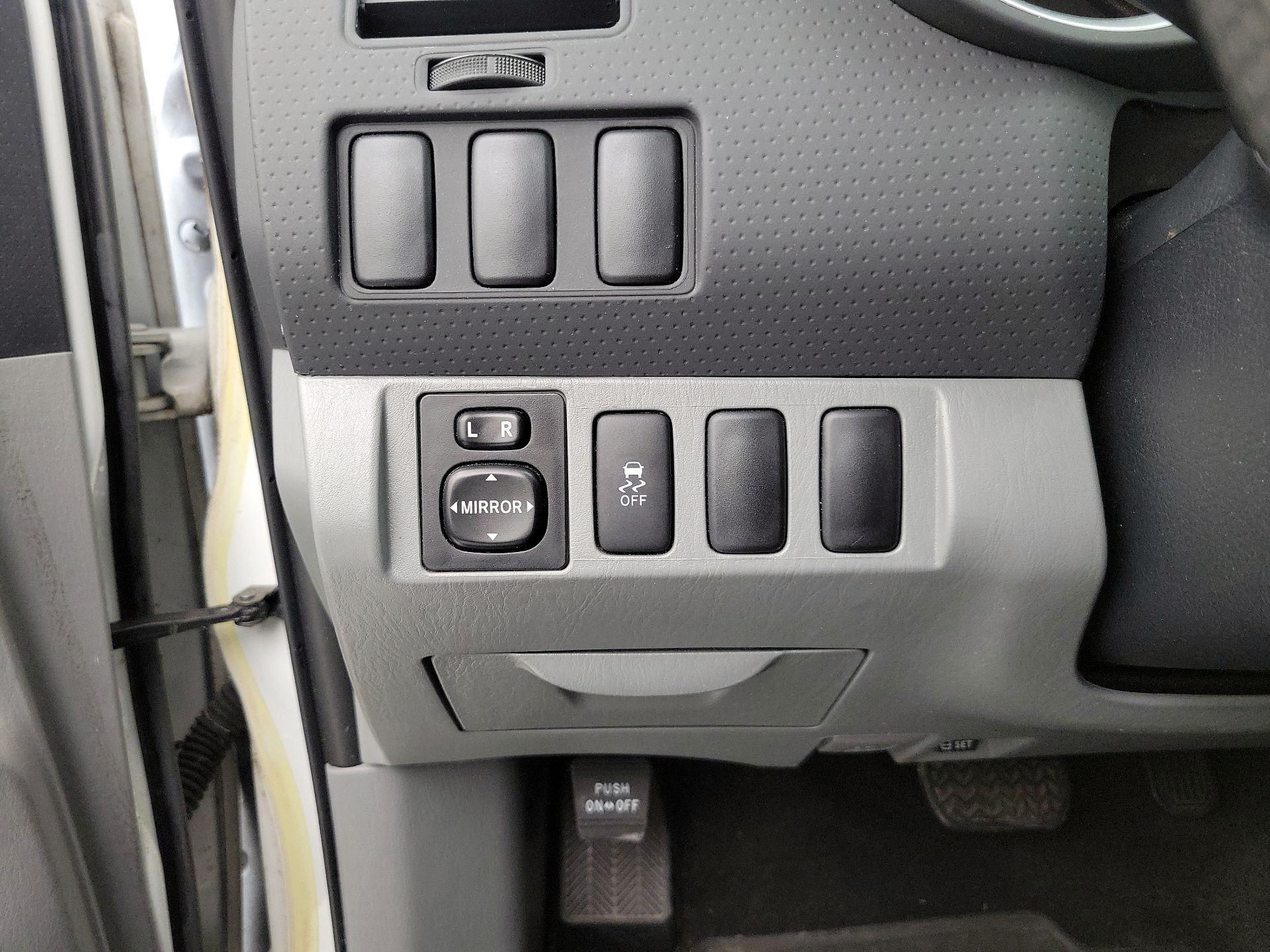 Thumbnail: 2014 Toyota Tacoma - 13