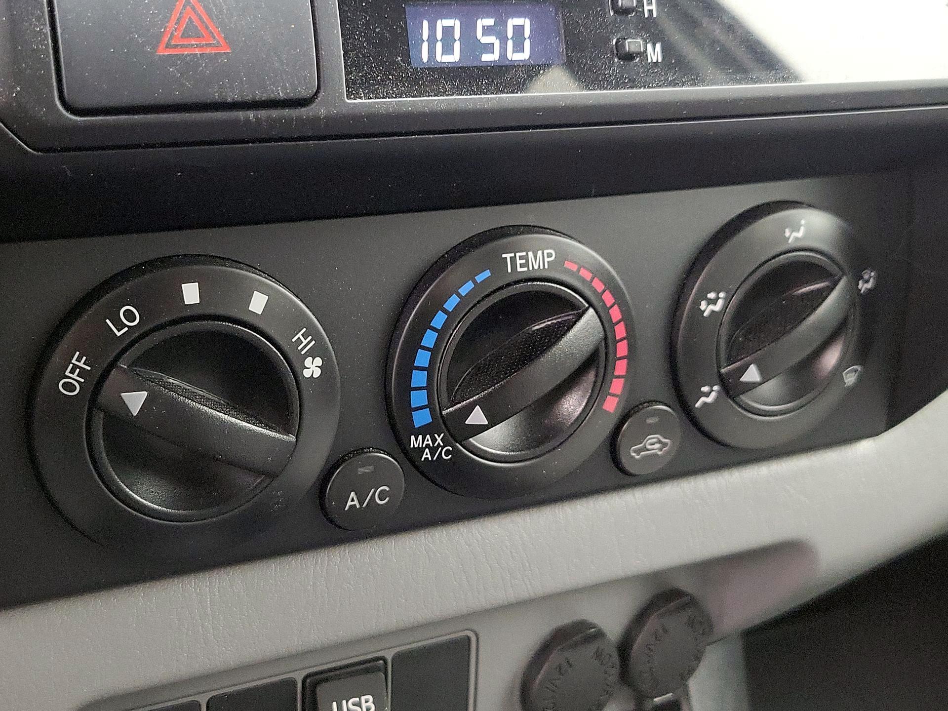 Thumbnail: 2014 Toyota Tacoma - 15