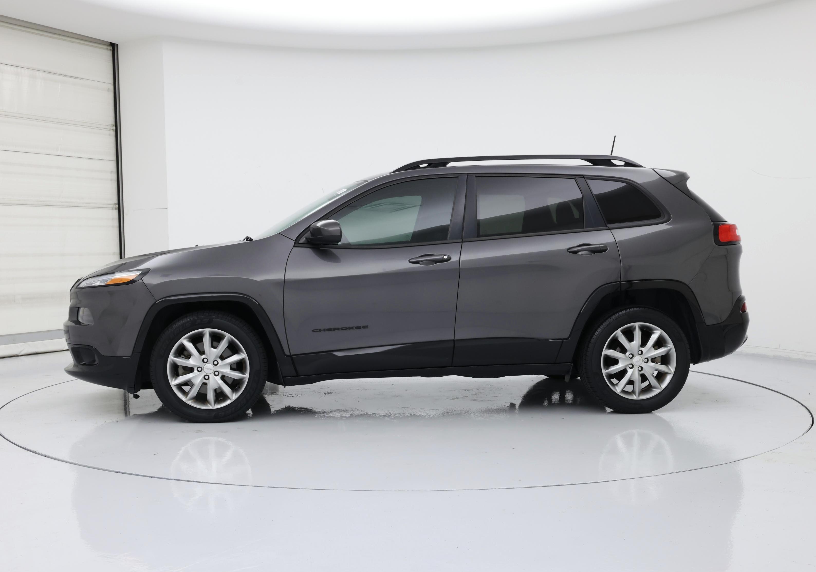 Thumbnail: 2018 Jeep Cherokee - 3