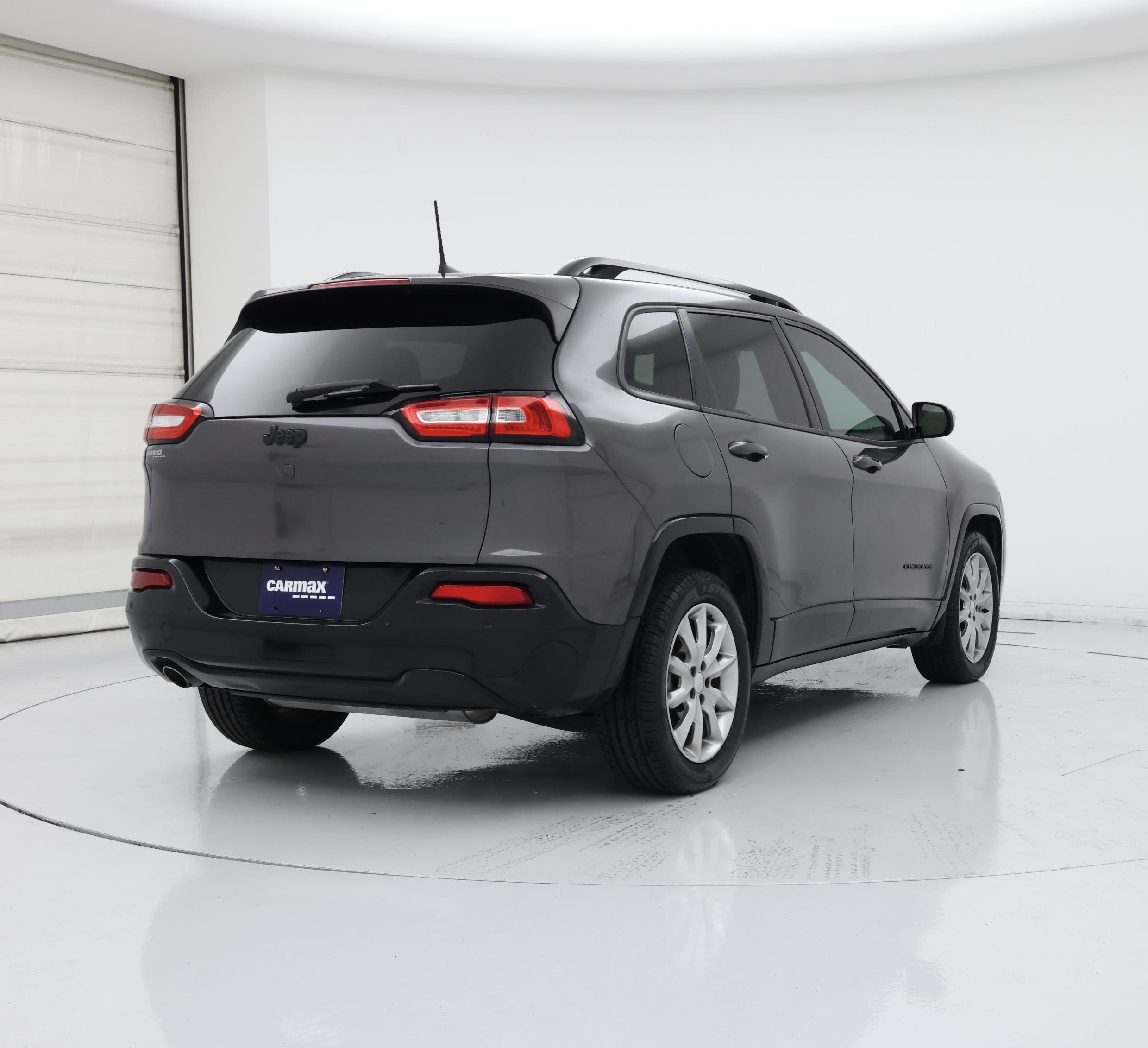 Thumbnail: 2018 Jeep Cherokee - 8