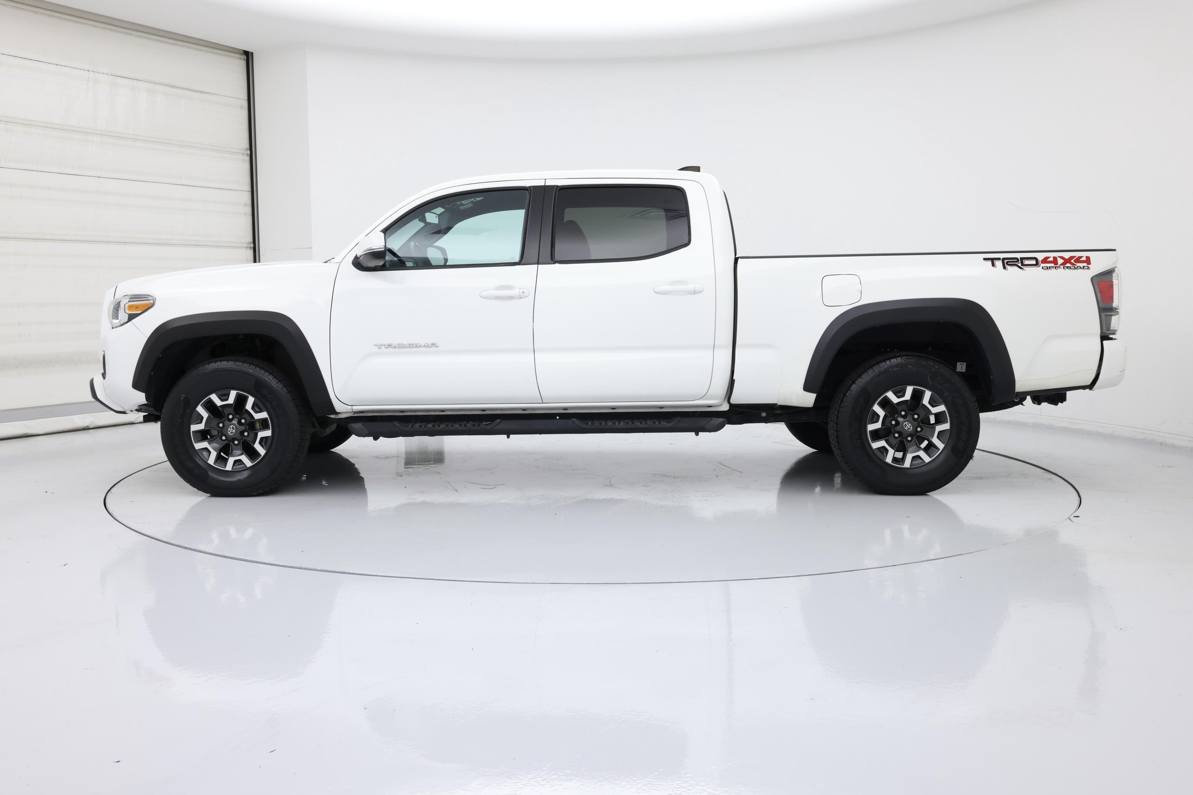 Thumbnail: 2022 Toyota Tacoma - 3