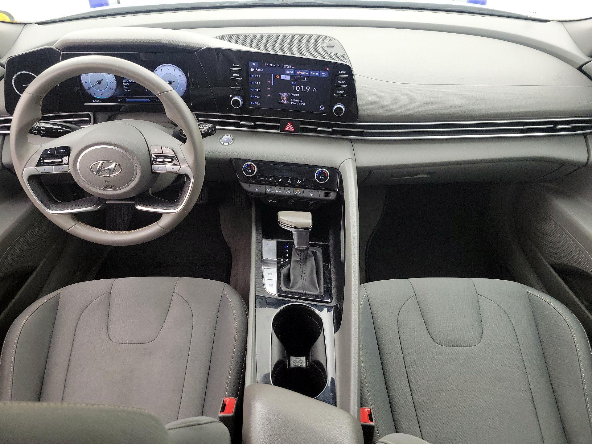 Thumbnail: 2022 Hyundai Elantra - 9