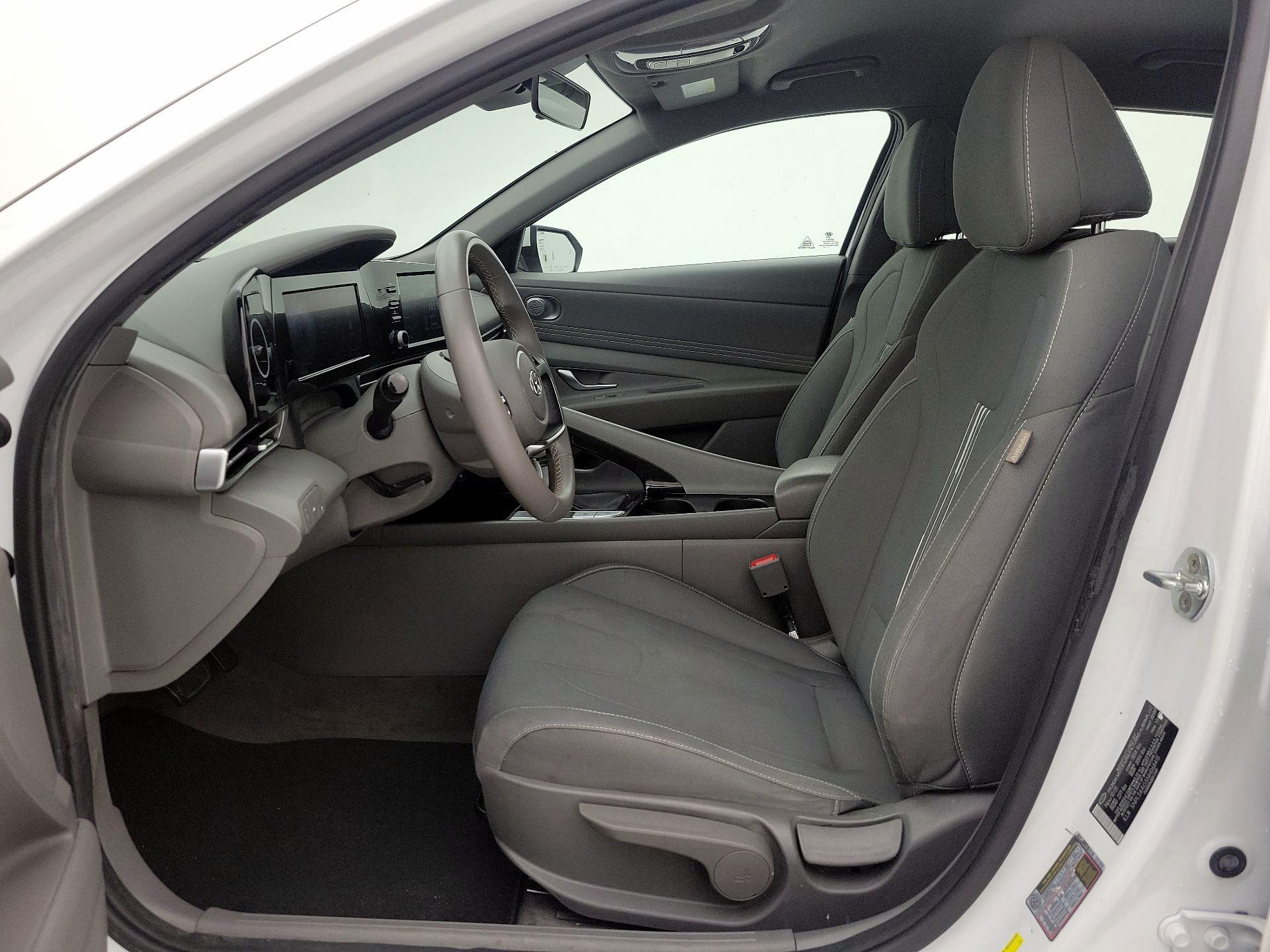 Thumbnail: 2022 Hyundai Elantra - 11