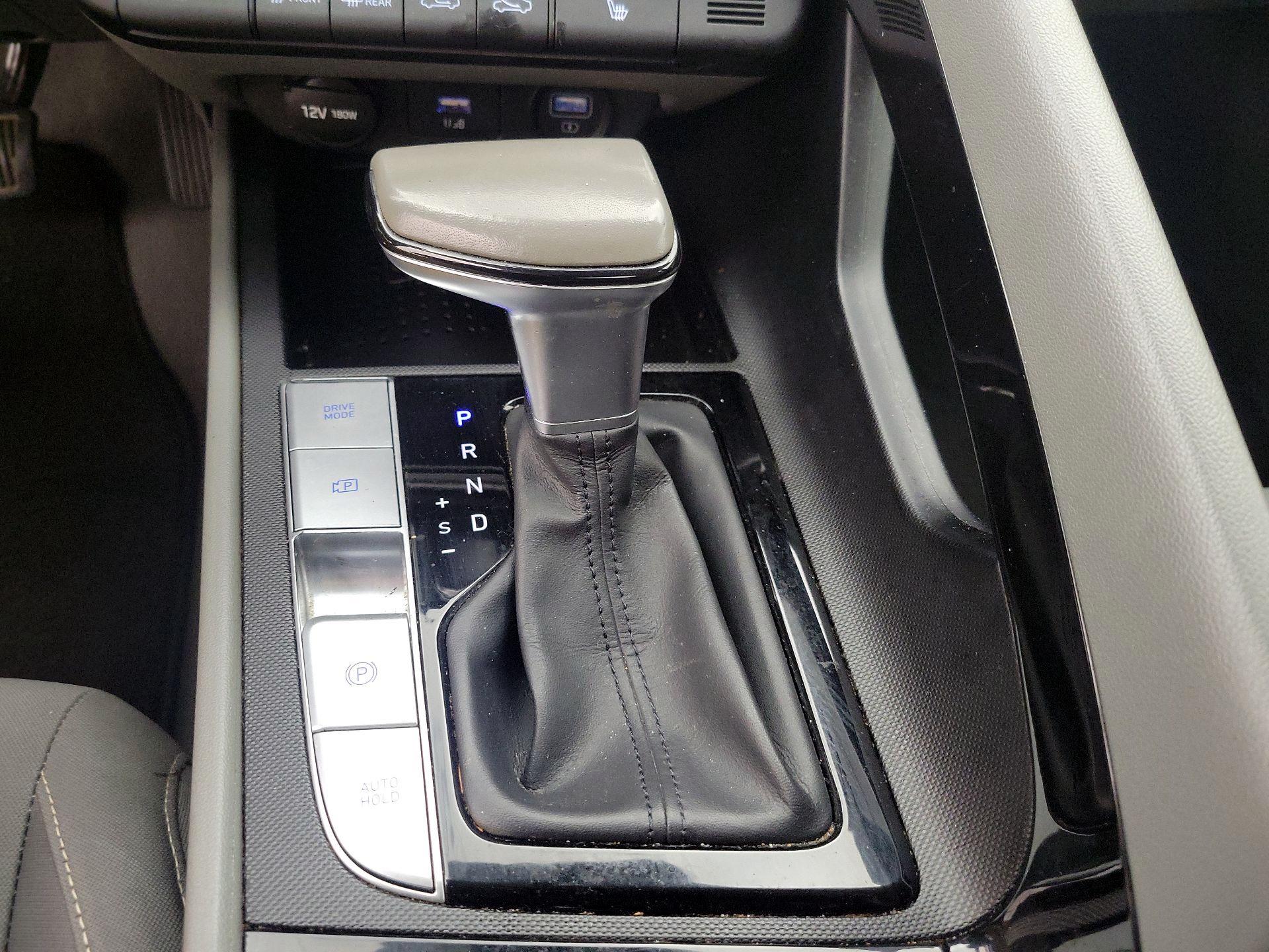 Thumbnail: 2022 Hyundai Elantra - 17