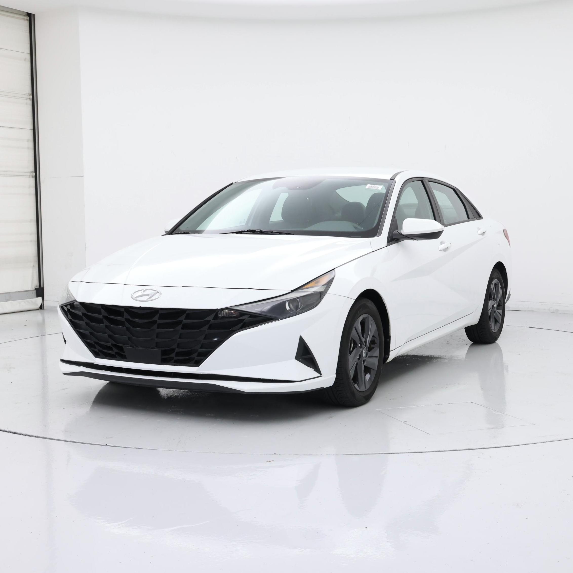 Thumbnail: 2022 Hyundai Elantra - 4