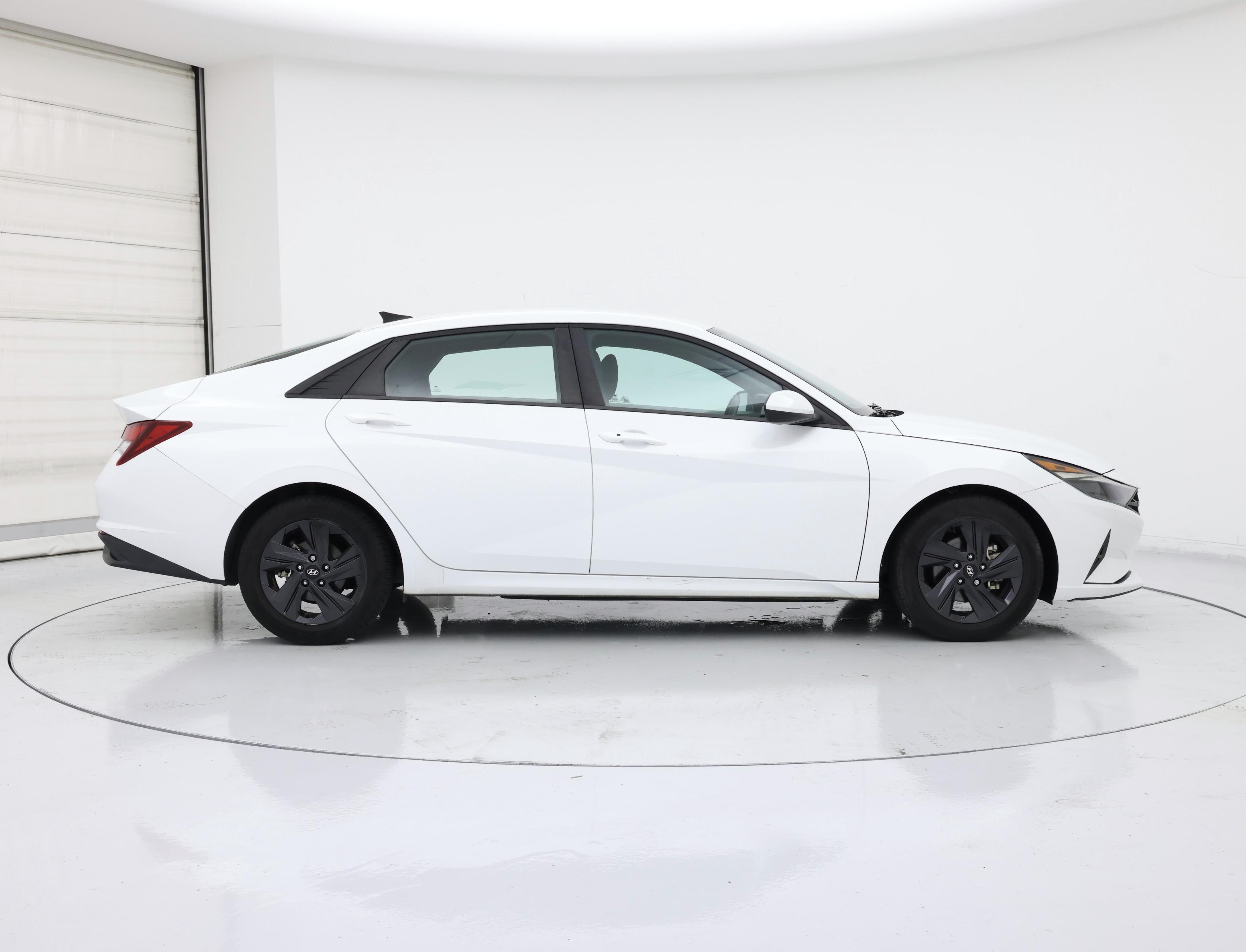 Thumbnail: 2022 Hyundai Elantra - 7