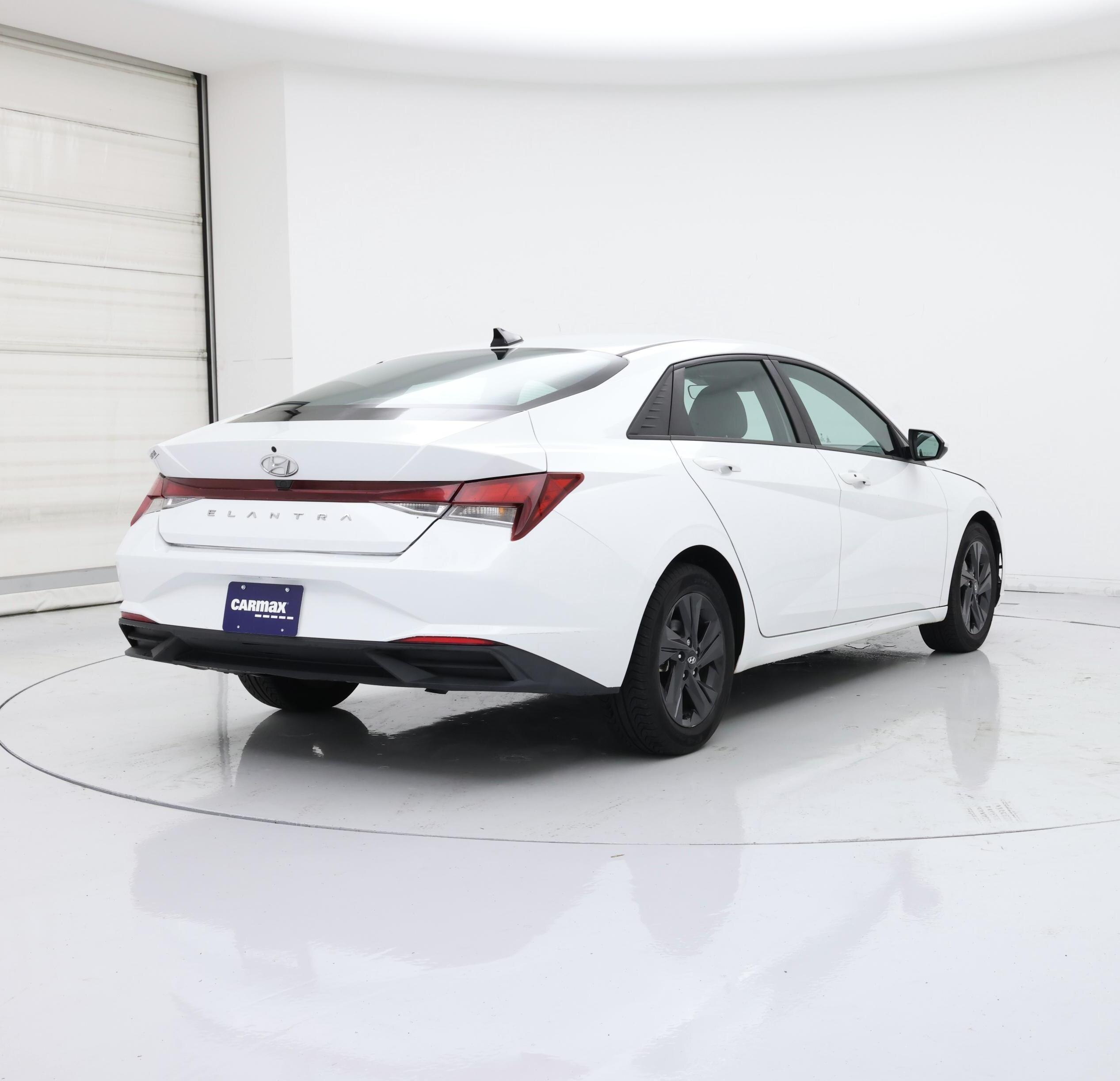 Thumbnail: 2022 Hyundai Elantra - 8