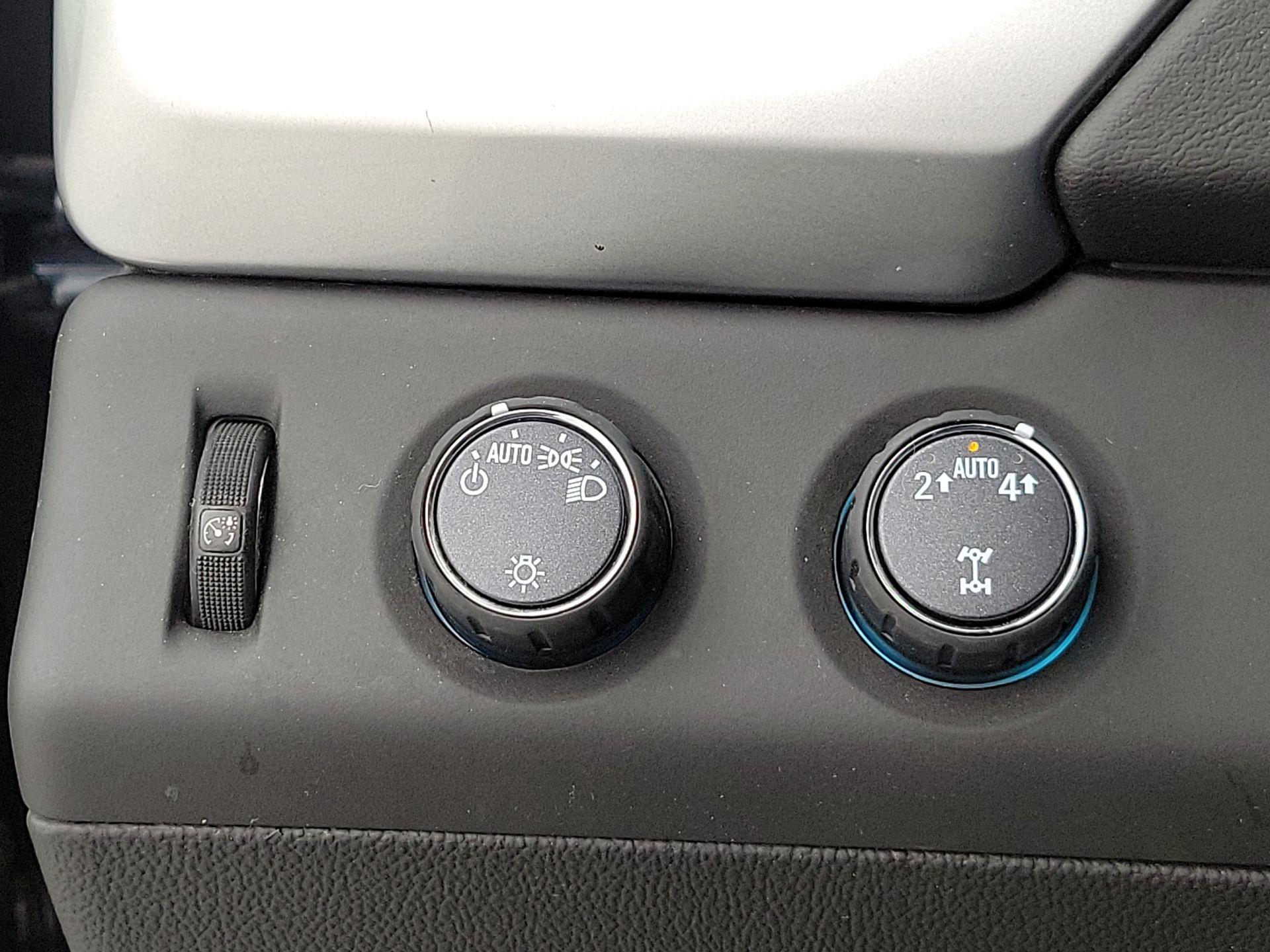 Thumbnail: 2020 Chevrolet Suburban - 13