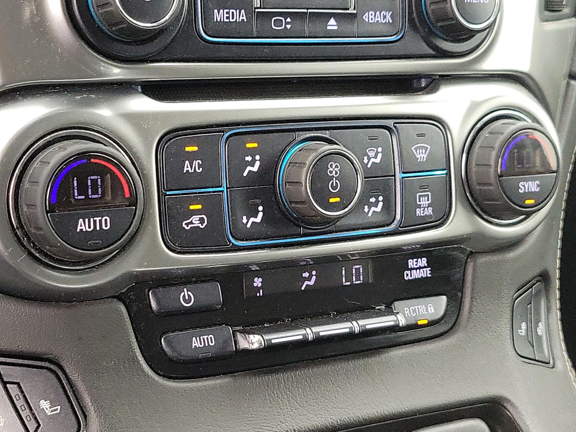 Thumbnail: 2020 Chevrolet Suburban - 17