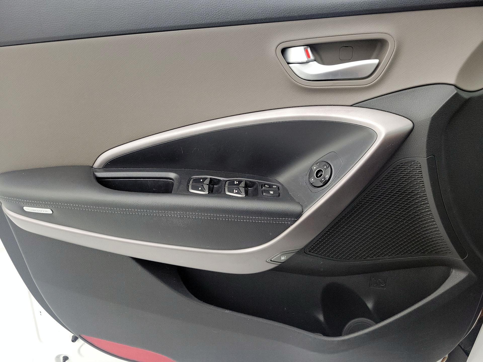 Thumbnail: 2015 Hyundai Santa Fe - 12