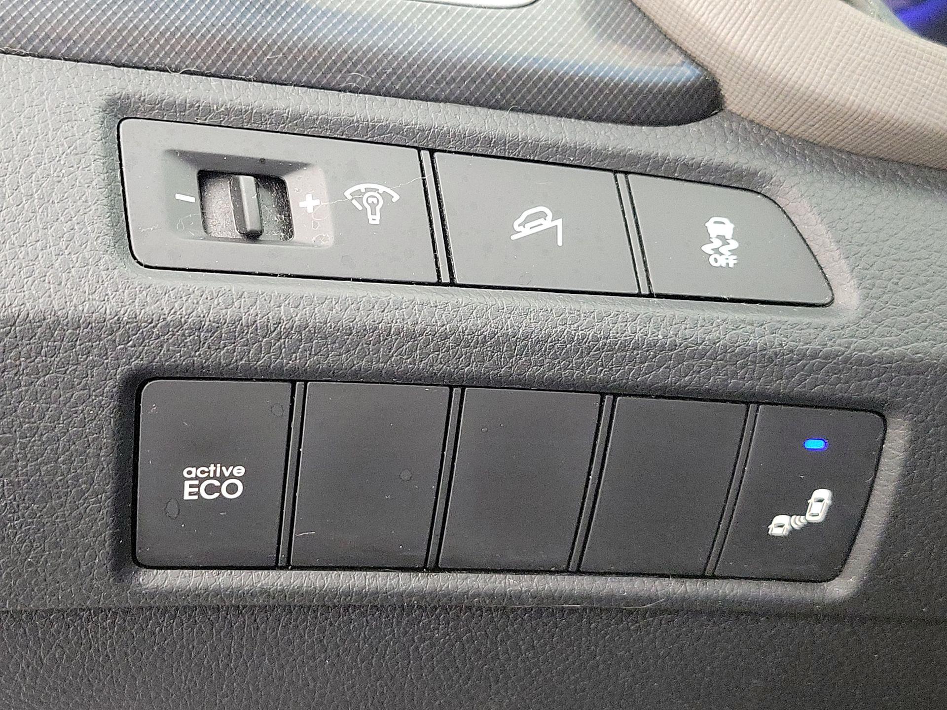 Thumbnail: 2015 Hyundai Santa Fe - 13