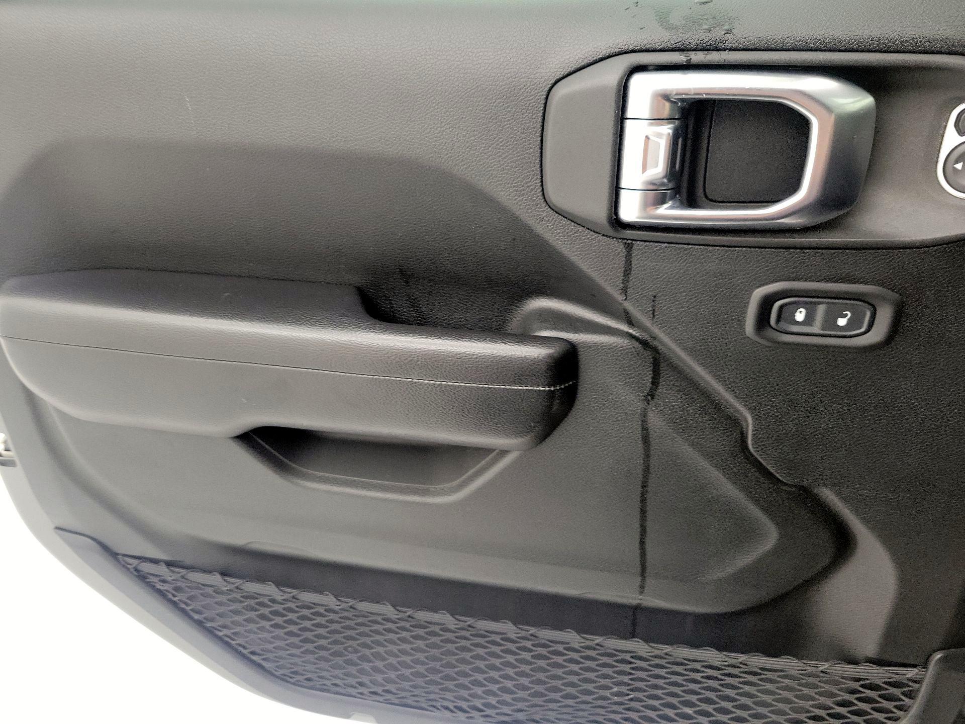 Thumbnail: 2020 Jeep Wrangler - 12