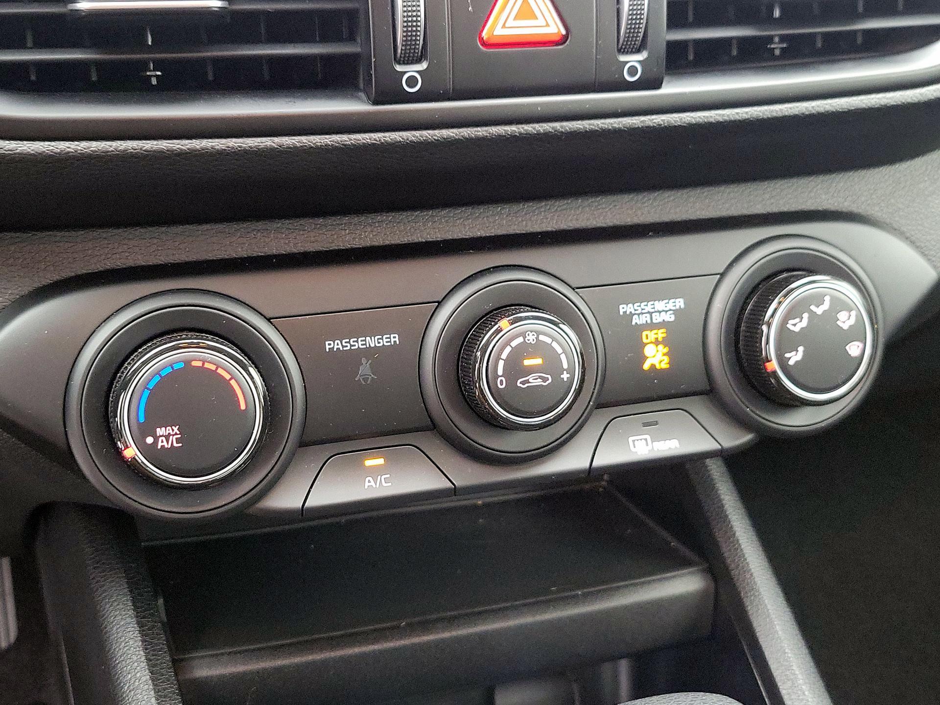 Thumbnail: 2024 Kia Forte - 16