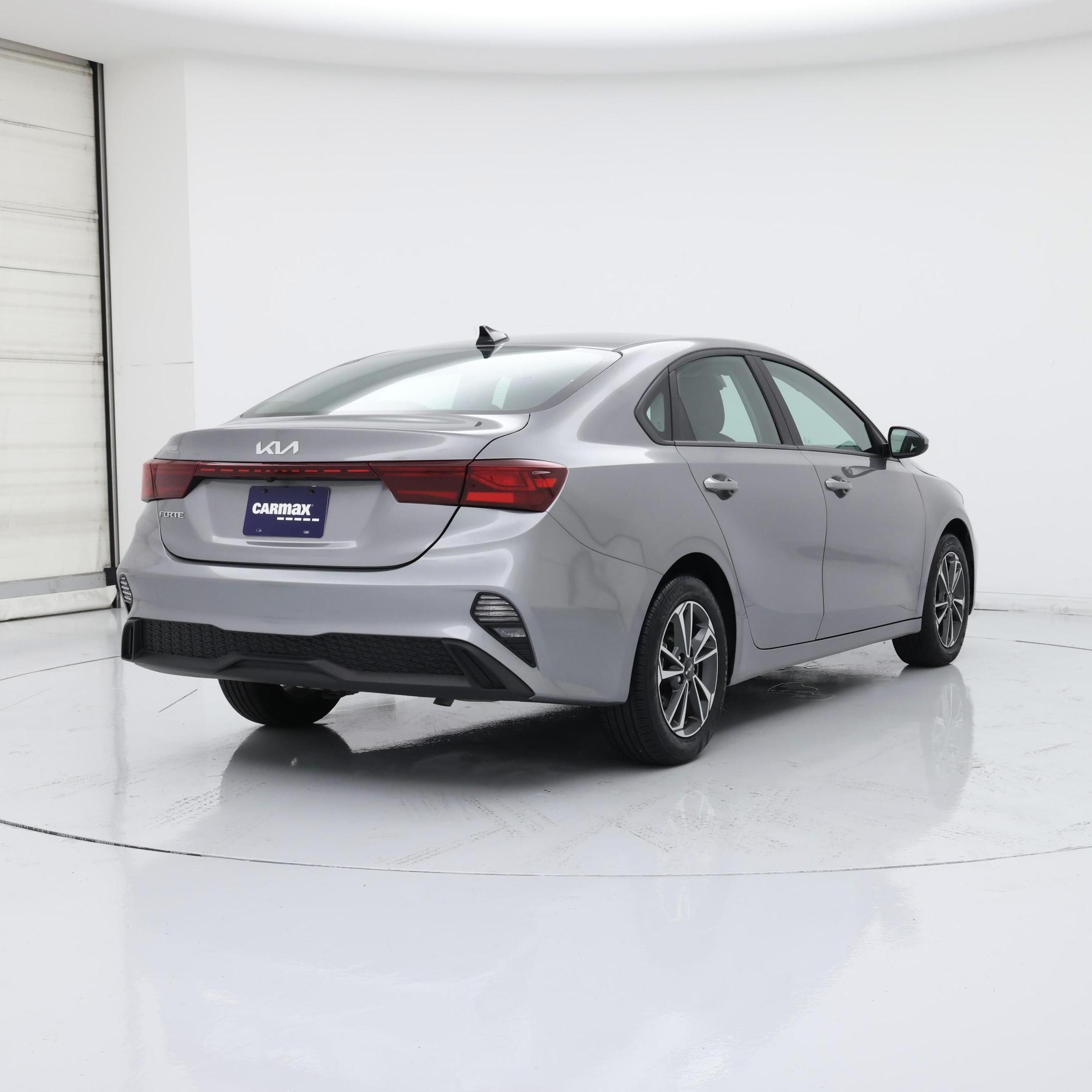 Thumbnail: 2024 Kia Forte - 8