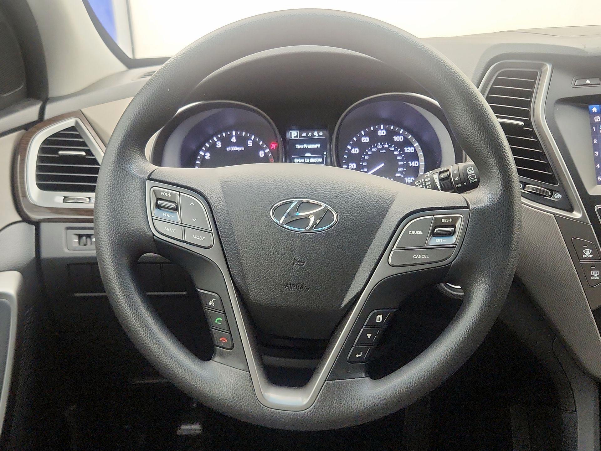 Thumbnail: 2018 Hyundai Santa Fe - 10