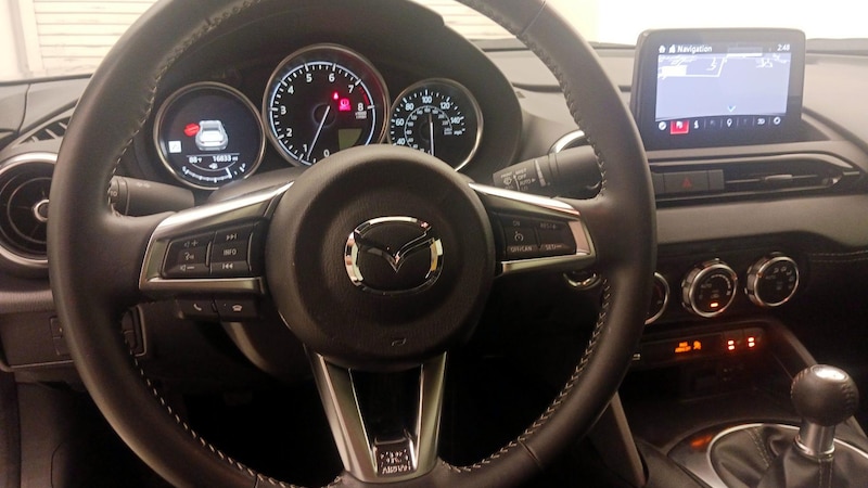2023 Mazda MX-5 Miata Grand Touring 10