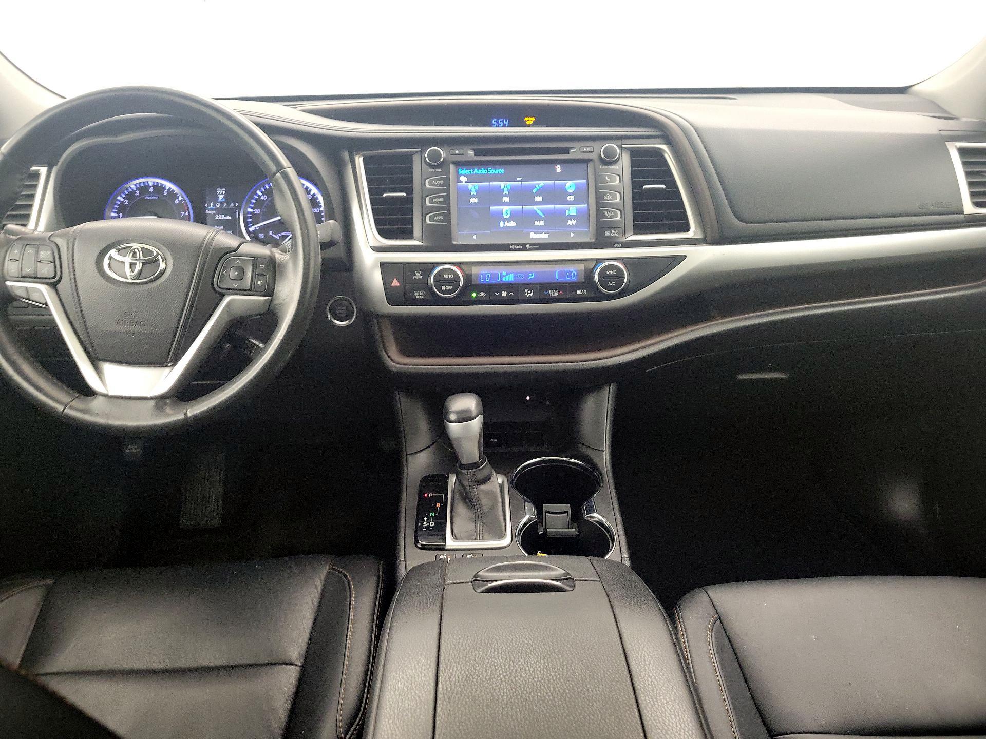 Thumbnail: 2014 Toyota Highlander - 9