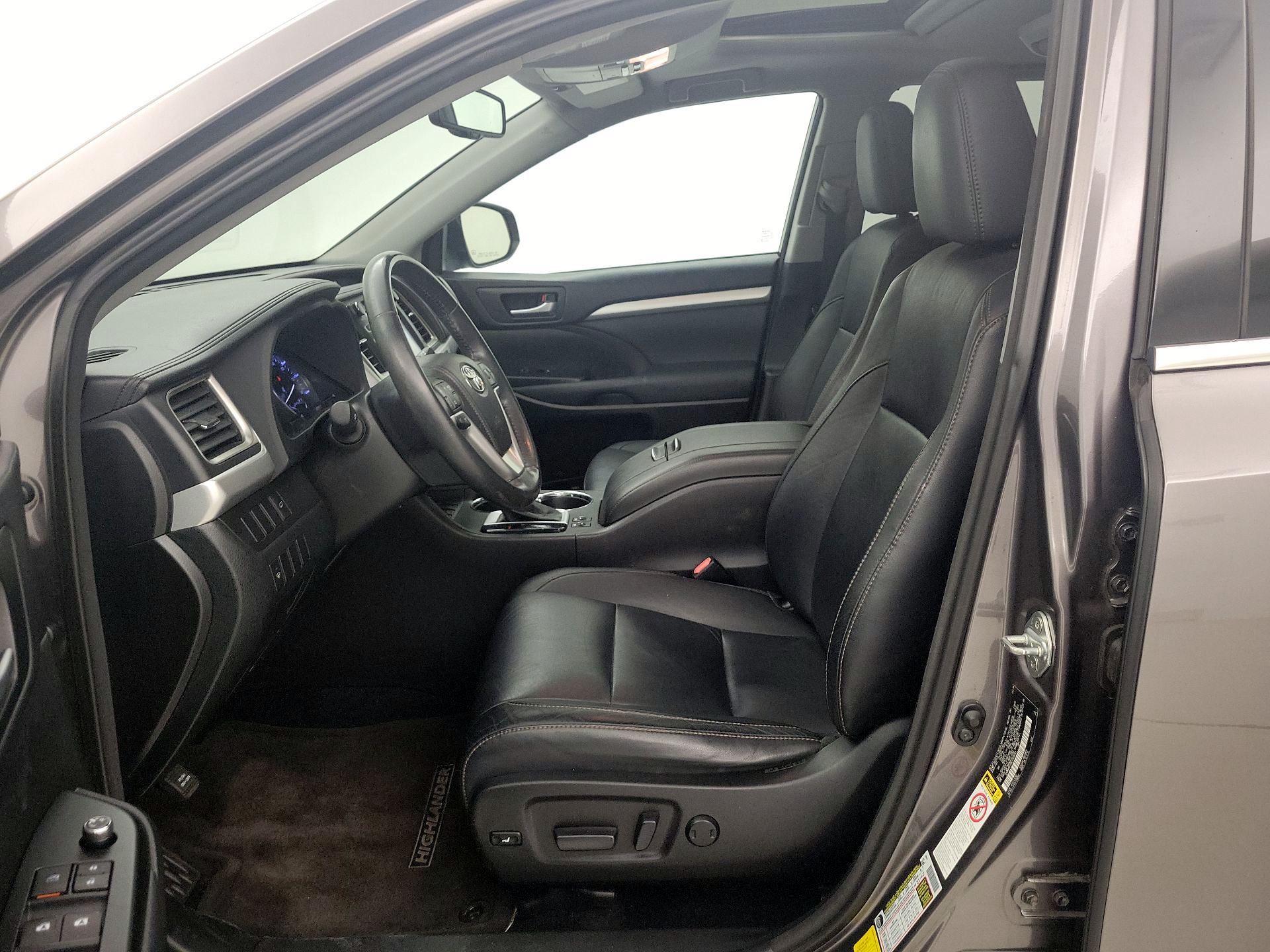 Thumbnail: 2014 Toyota Highlander - 11