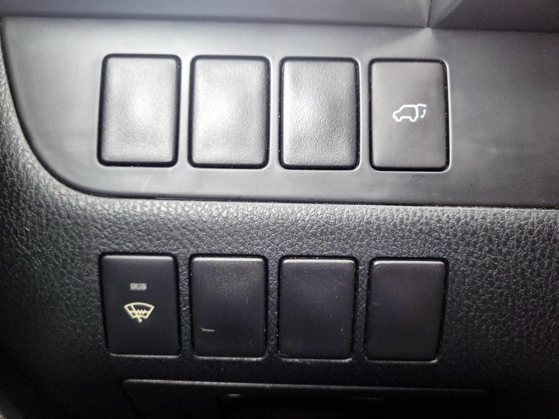 Thumbnail: 2014 Toyota Highlander - 13