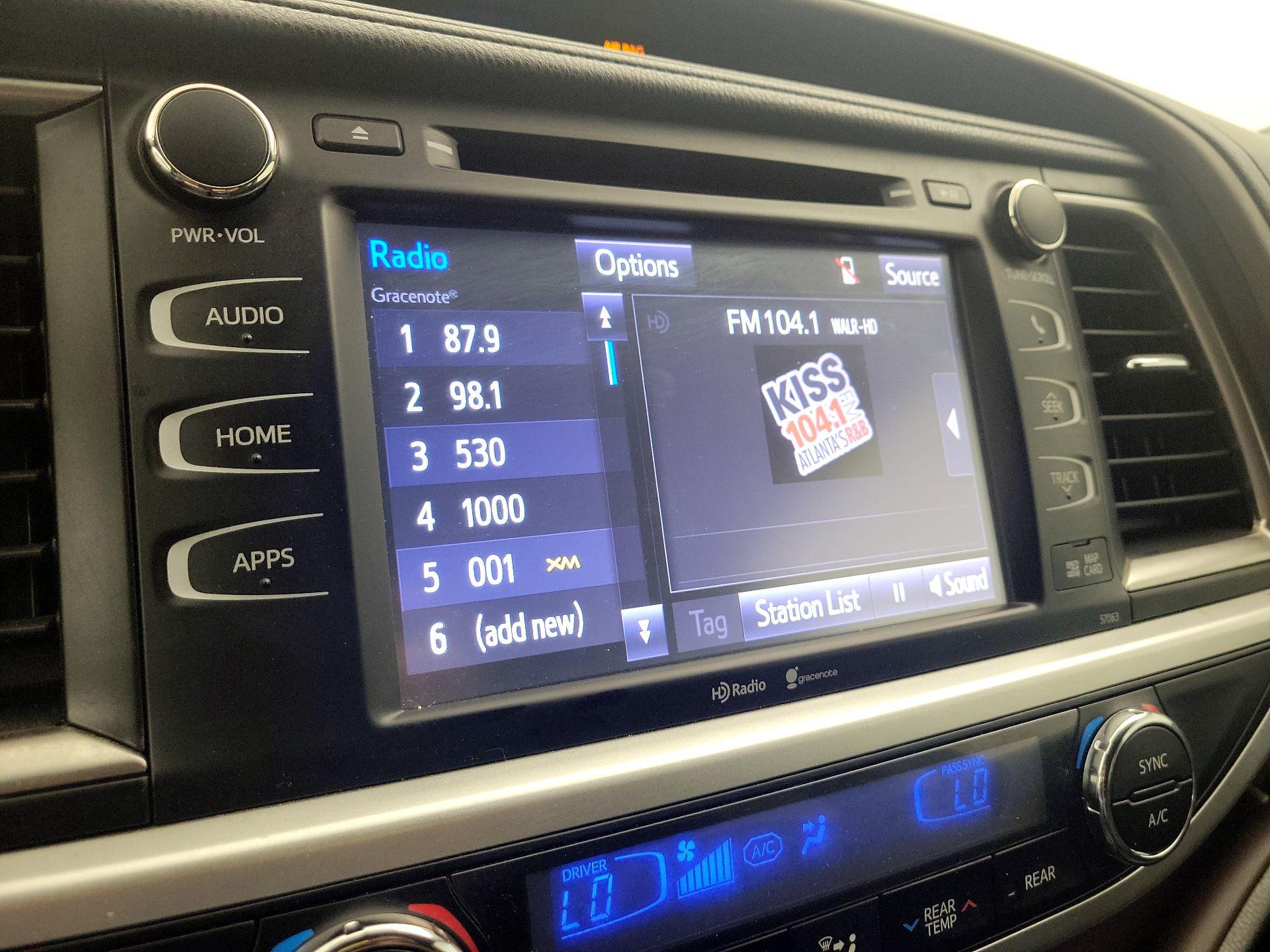 Thumbnail: 2014 Toyota Highlander - 15