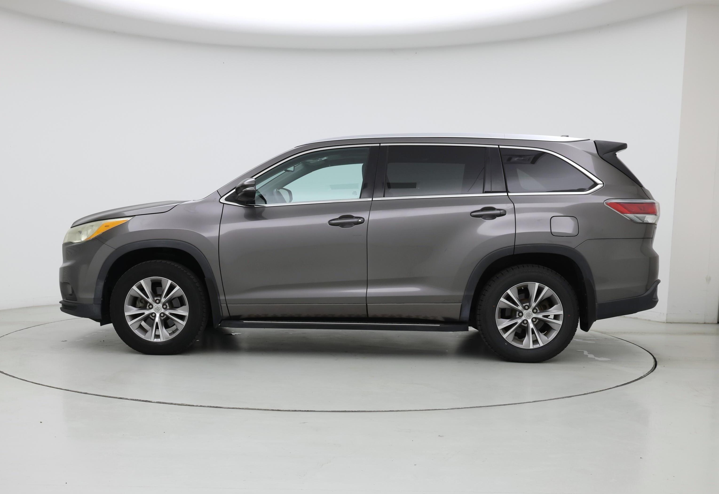 Thumbnail: 2014 Toyota Highlander - 3