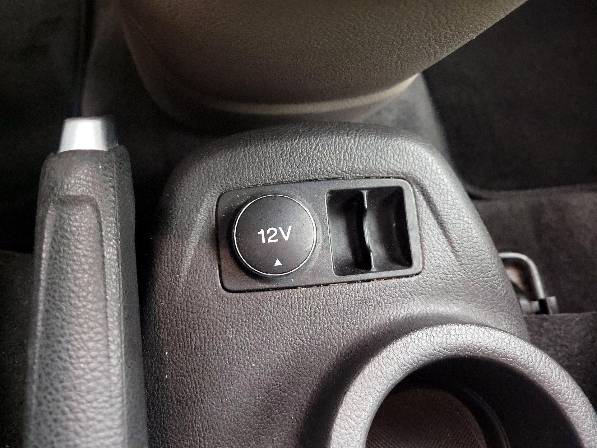 Thumbnail: 2015 Ford Transit Series - 18