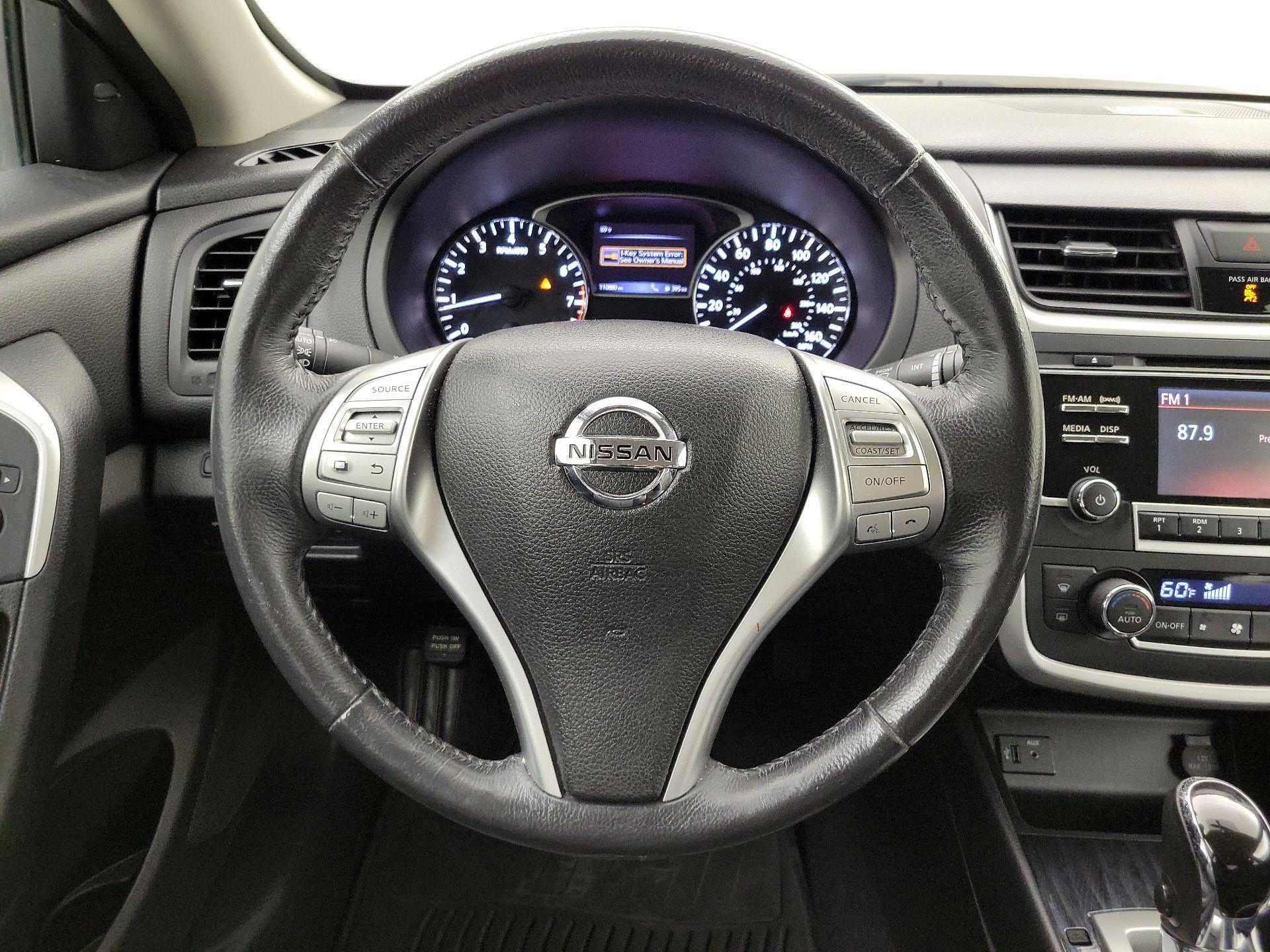 Thumbnail: 2016 Nissan Altima - 10