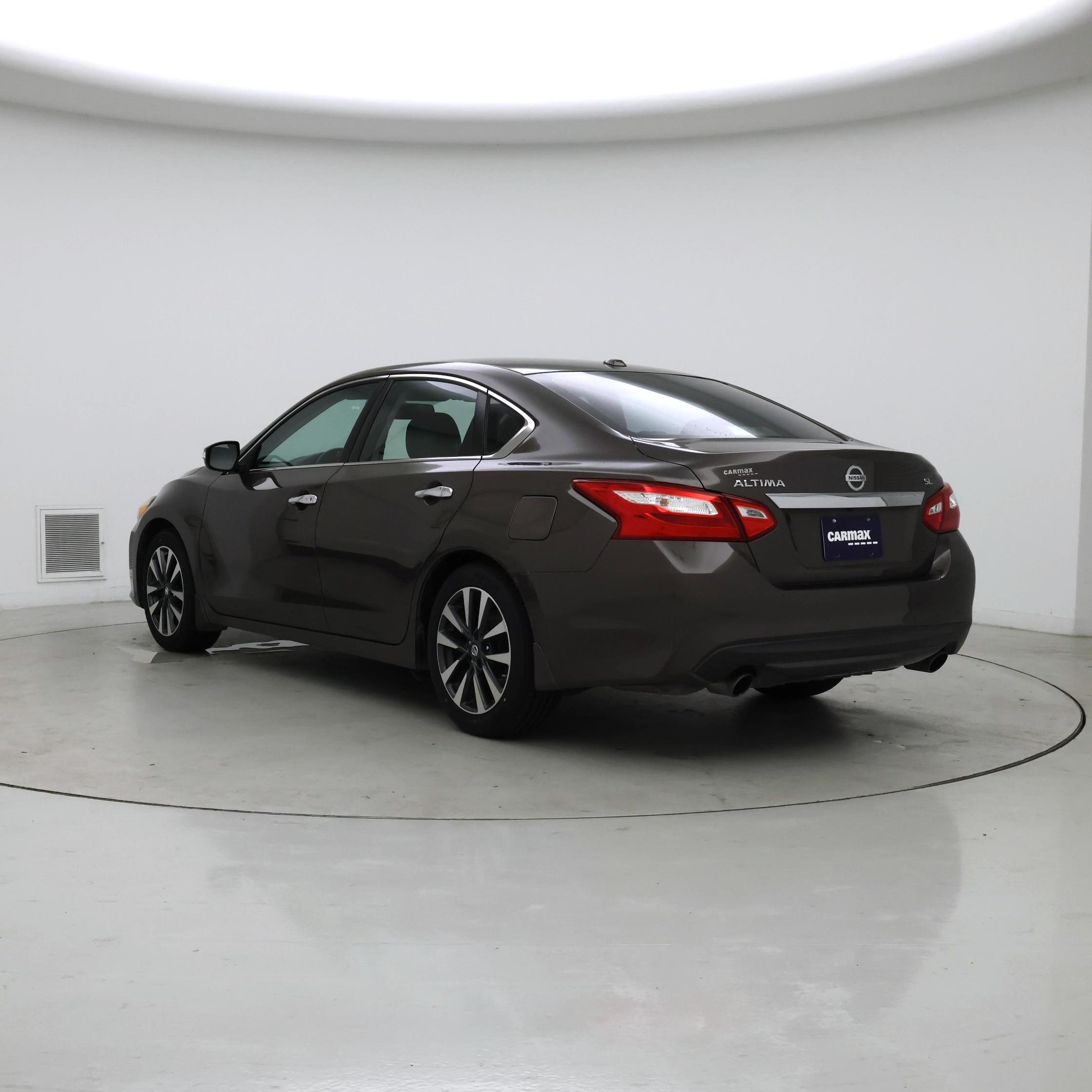 Thumbnail: 2016 Nissan Altima - 2