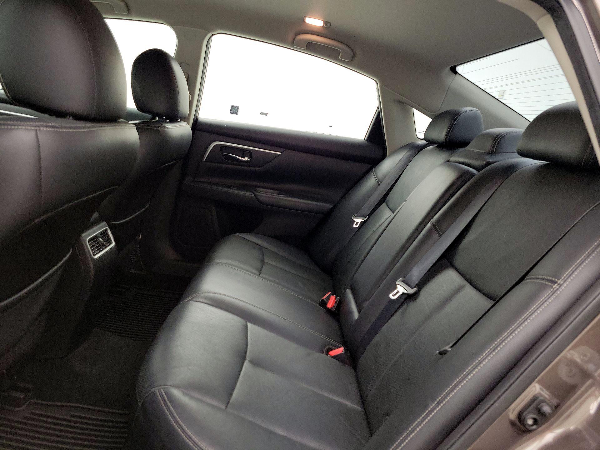 Thumbnail: 2016 Nissan Altima - 19