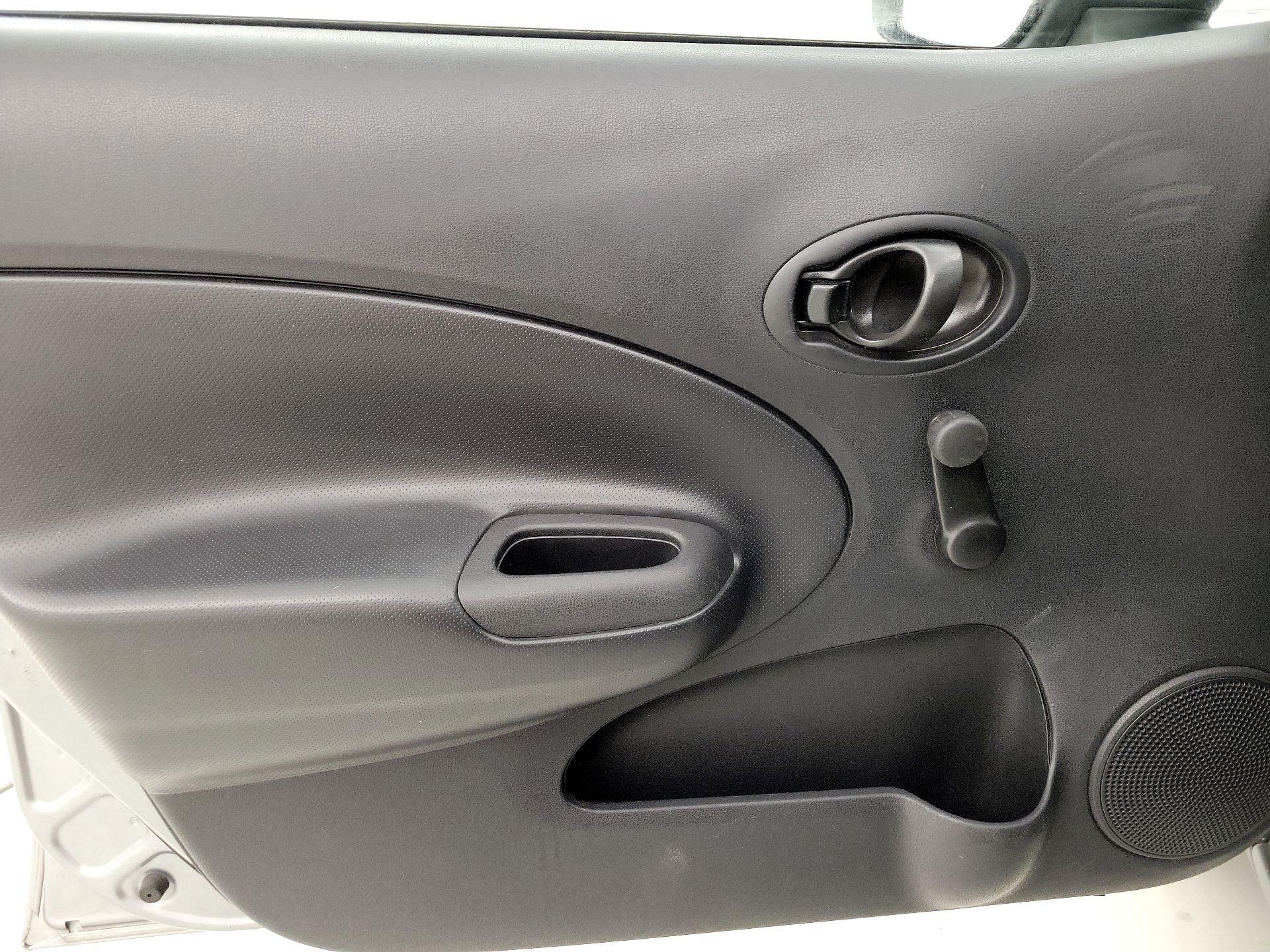 Thumbnail: 2015 Nissan Versa Note - 12