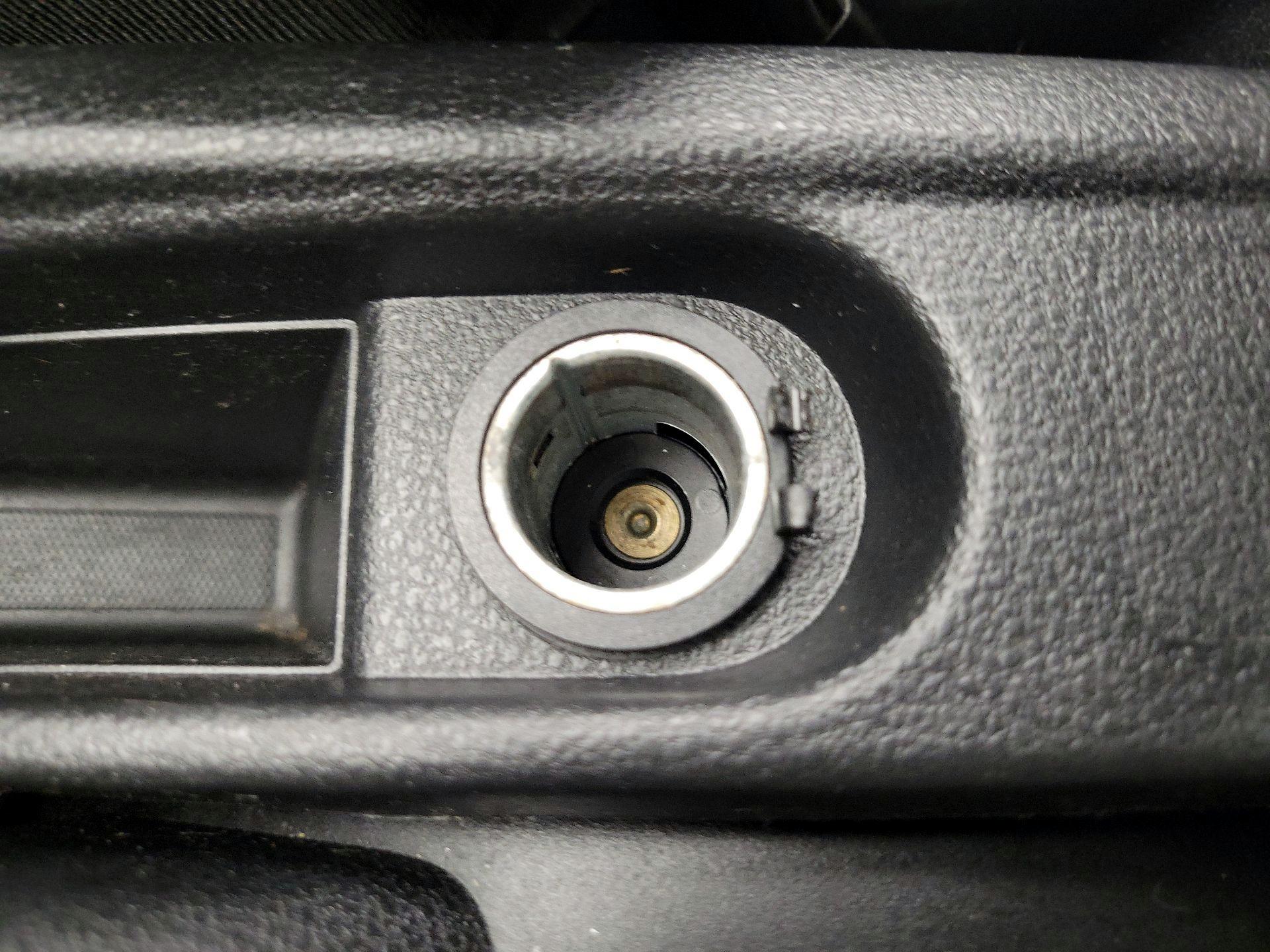 Thumbnail: 2015 Nissan Versa Note - 17