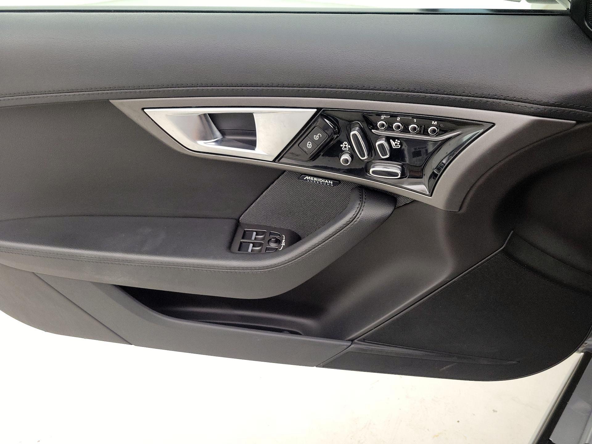 Thumbnail: 2016 Jaguar F-Type - 12