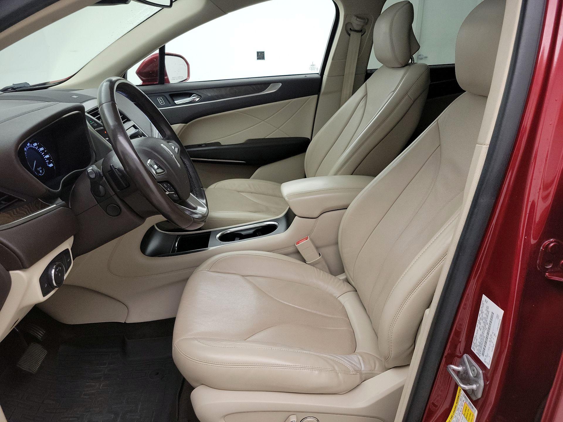 Thumbnail: 2019 Lincoln MKC - 11