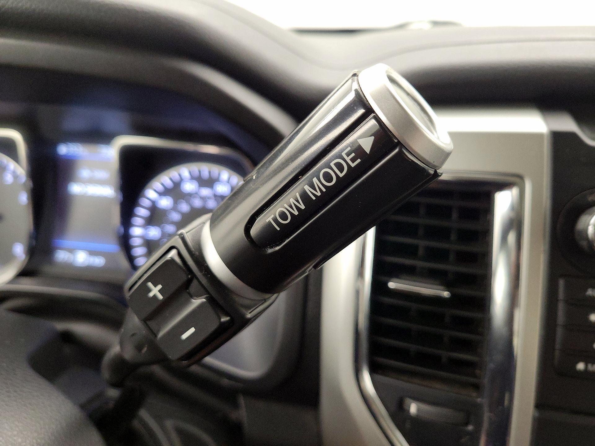 Thumbnail: 2019 Nissan Titan - 17