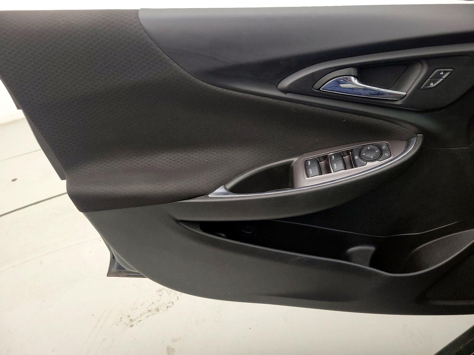 Thumbnail: 2021 Chevrolet Malibu - 12