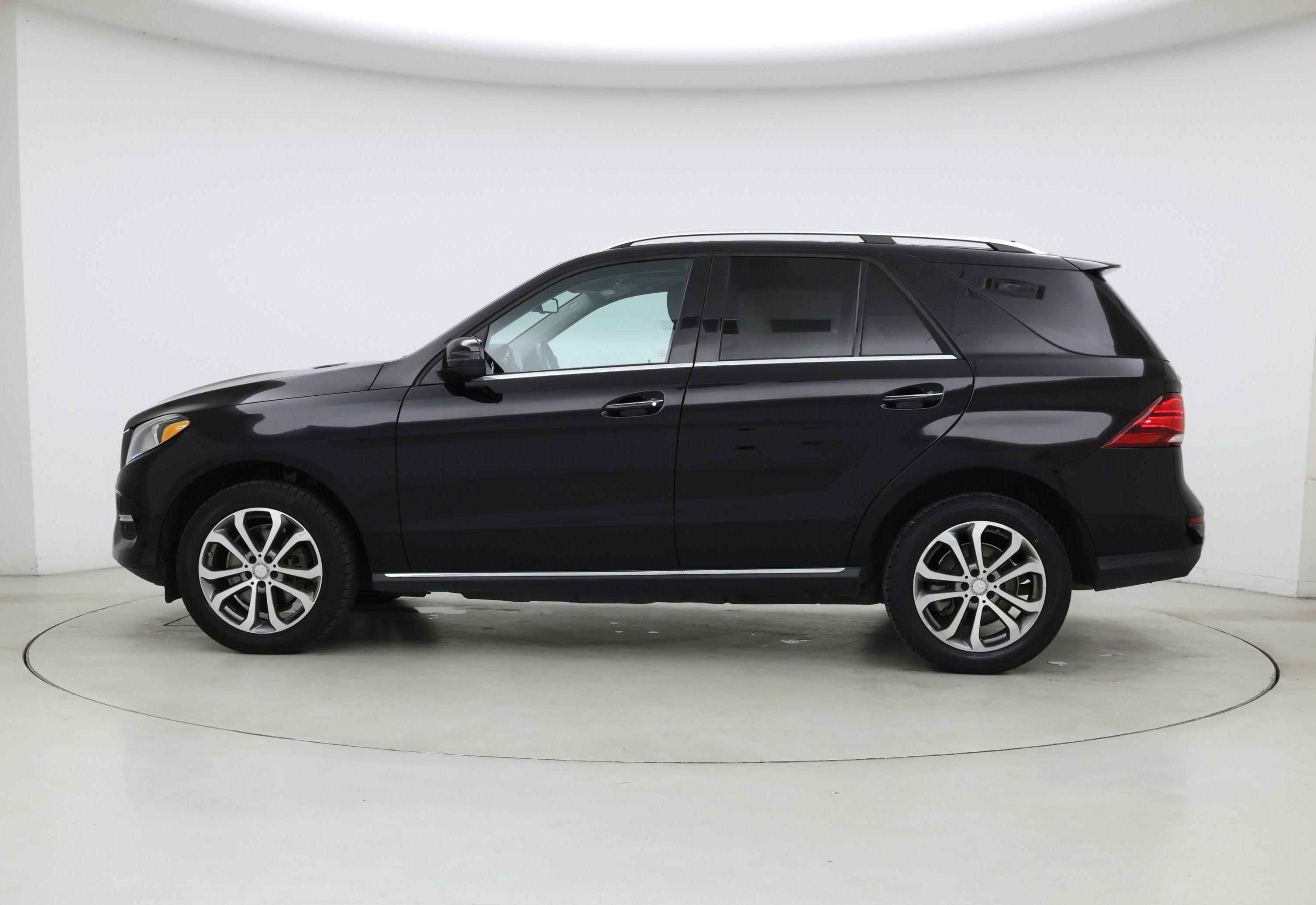 Thumbnail: 2016 Mercedes-Benz GLE - 3