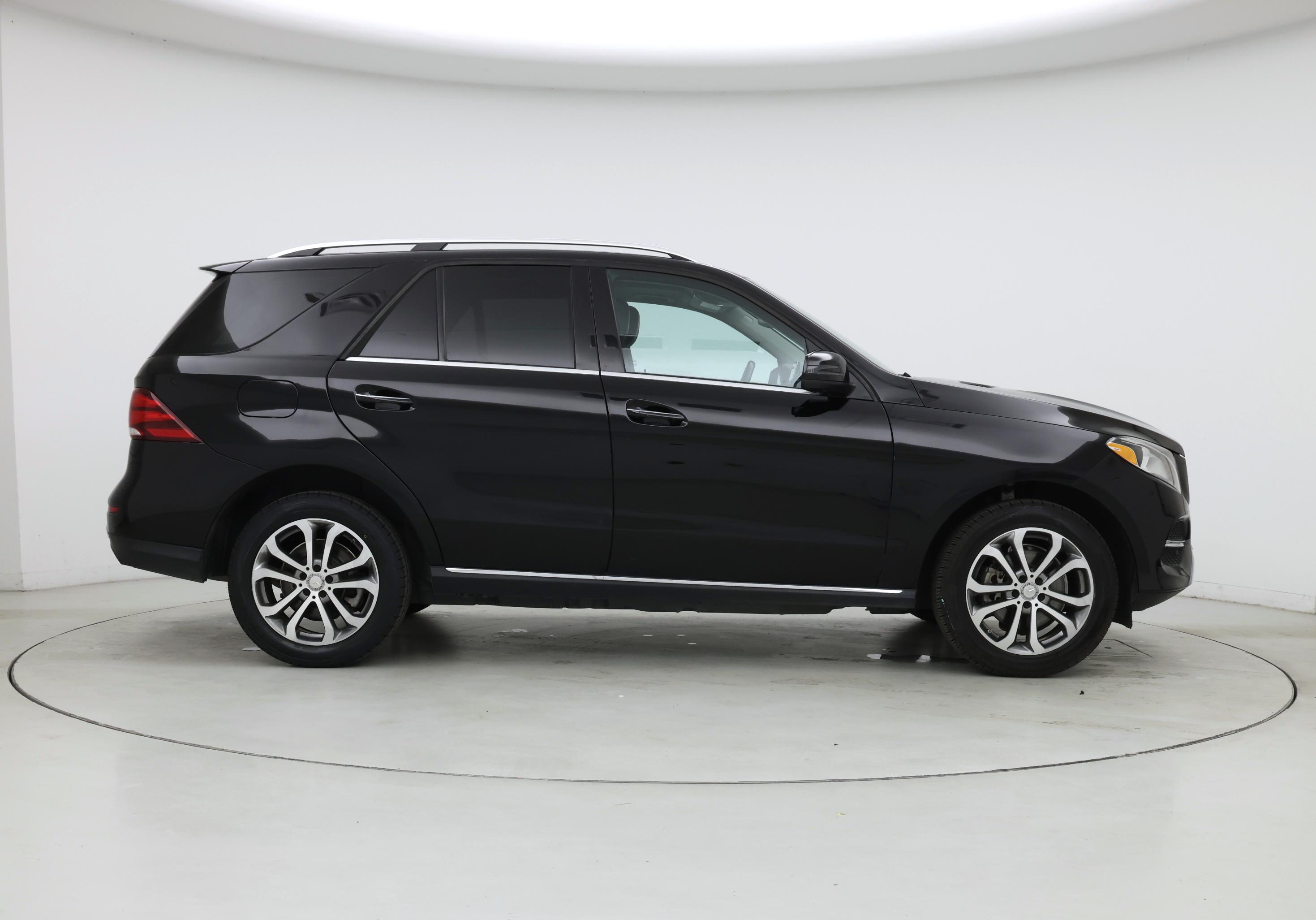 Thumbnail: 2016 Mercedes-Benz GLE - 7