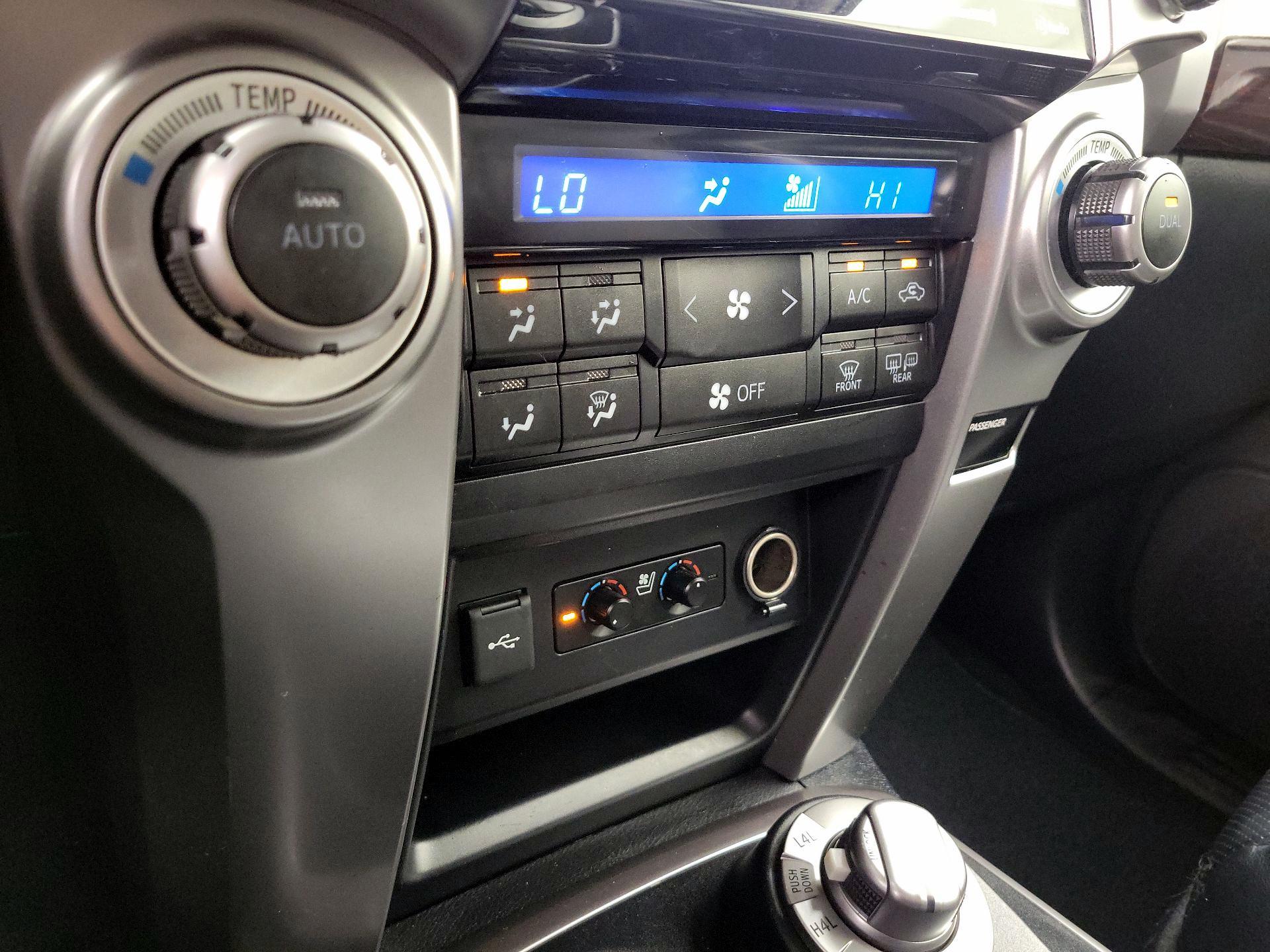 Thumbnail: 2020 Toyota 4Runner - 17