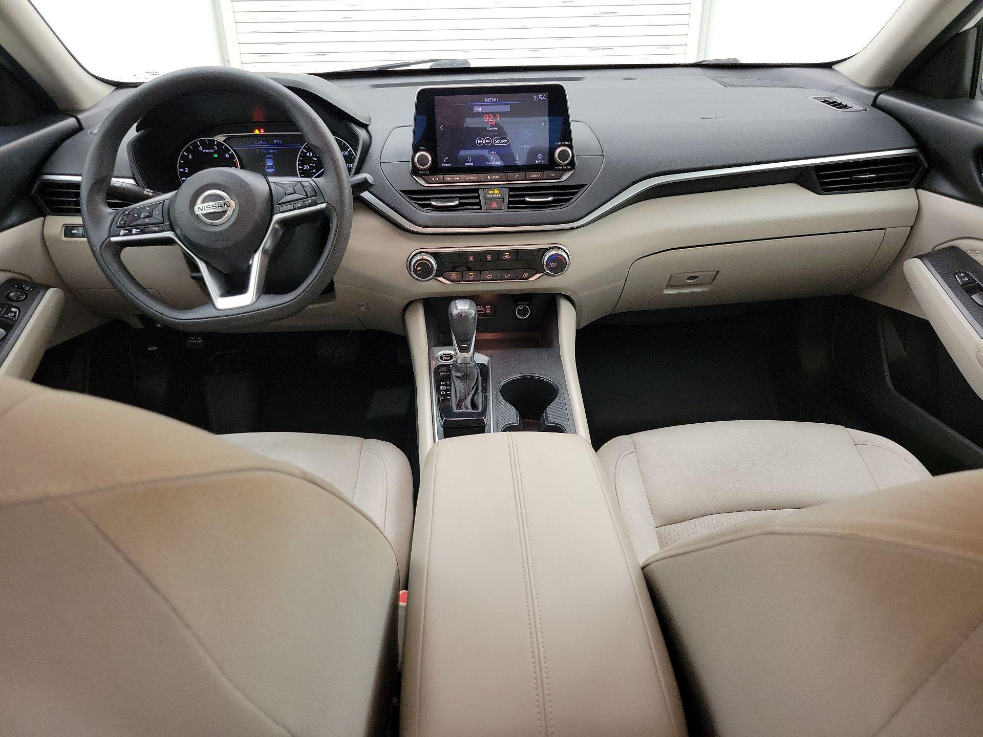 Thumbnail: 2019 Nissan Altima - 9
