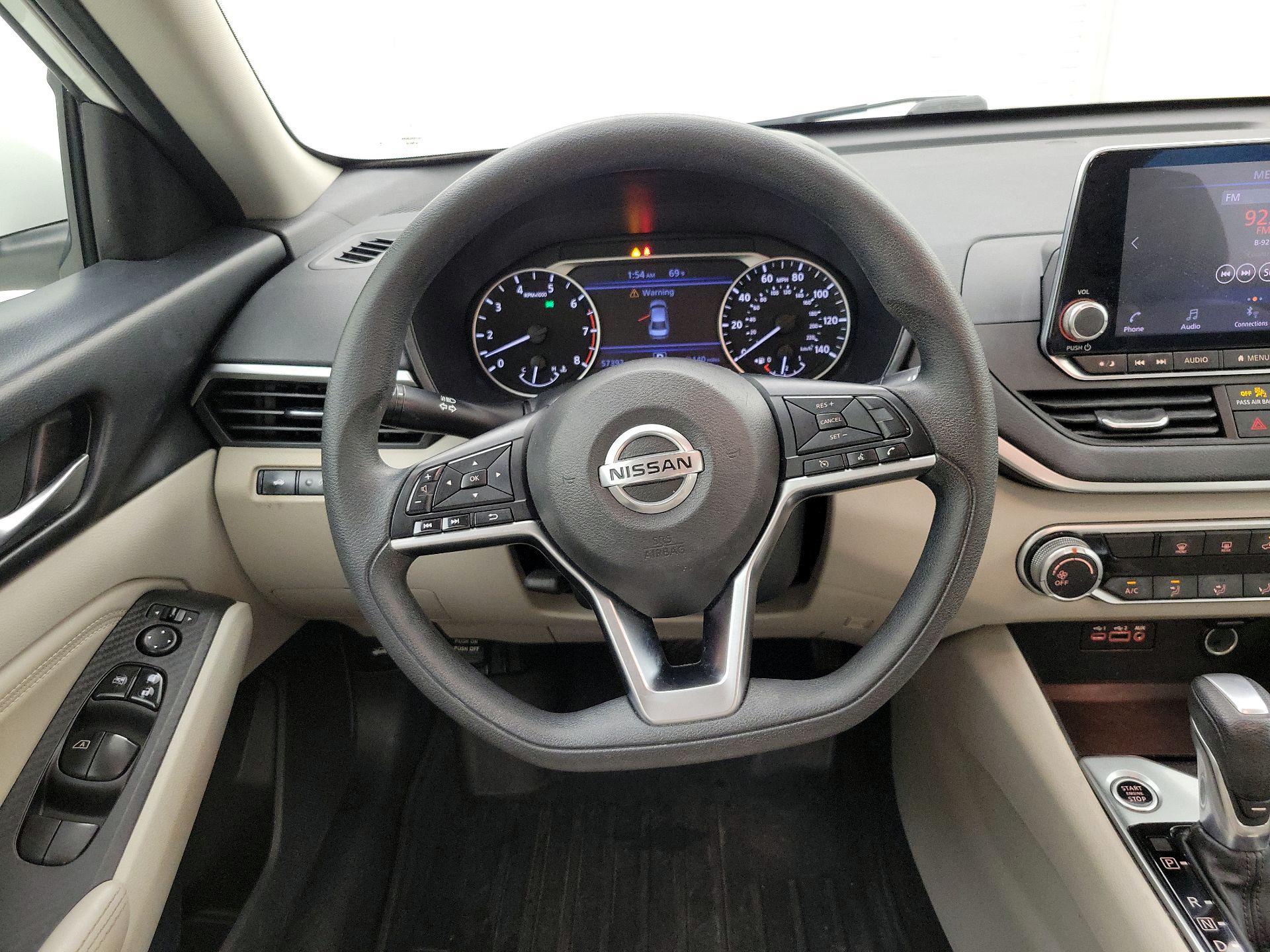 Thumbnail: 2019 Nissan Altima - 10