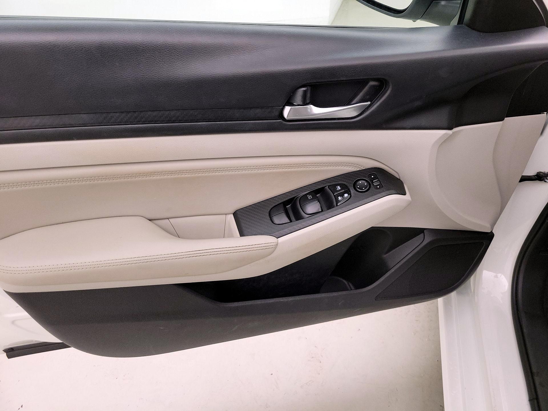Thumbnail: 2019 Nissan Altima - 13