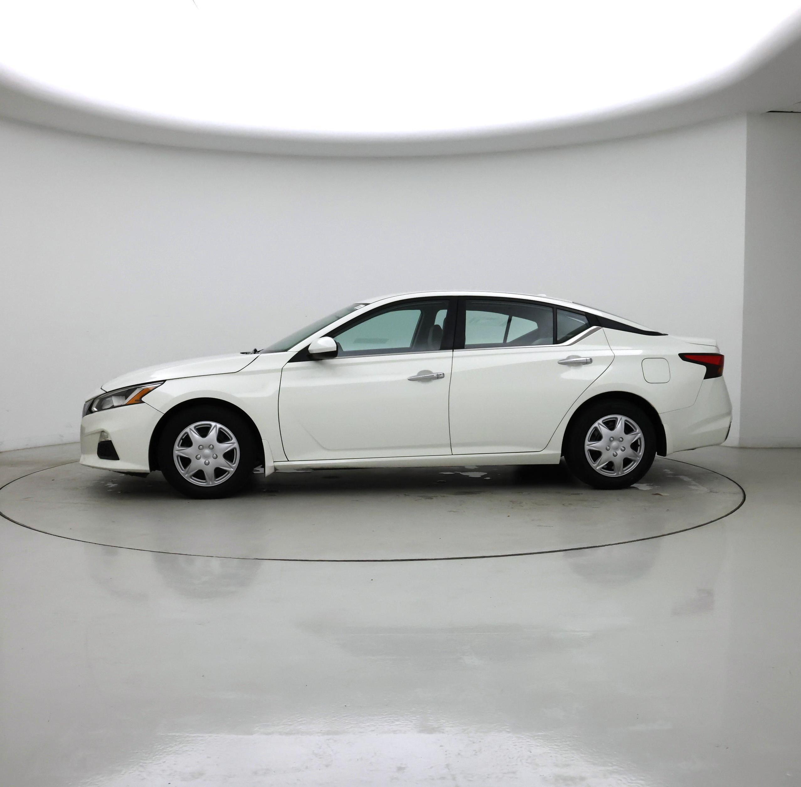 Thumbnail: 2019 Nissan Altima - 3