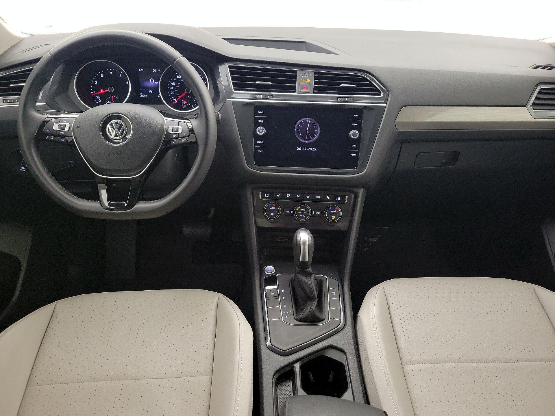 Thumbnail: 2020 Volkswagen Tiguan - 9