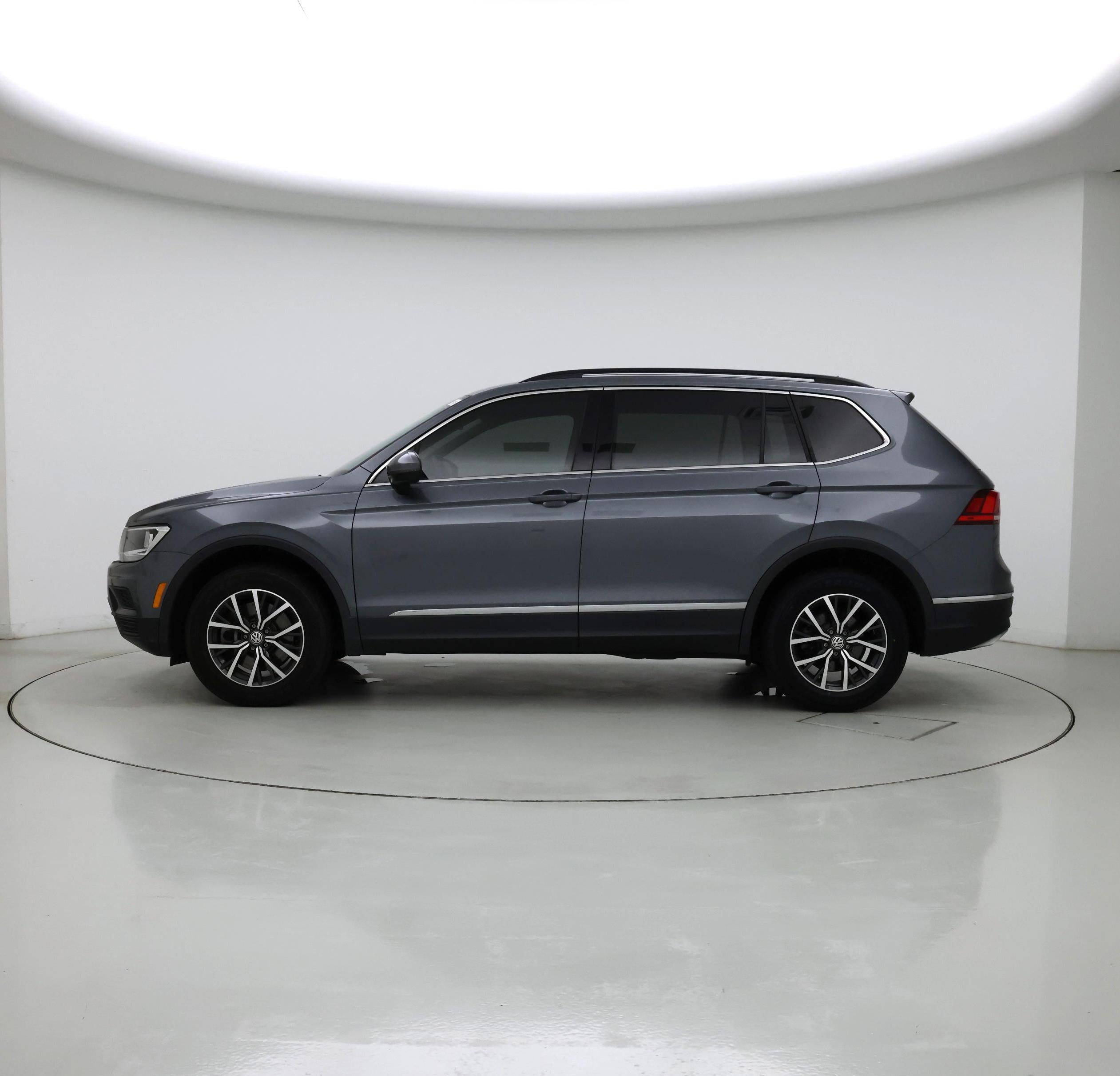 Thumbnail: 2020 Volkswagen Tiguan - 3