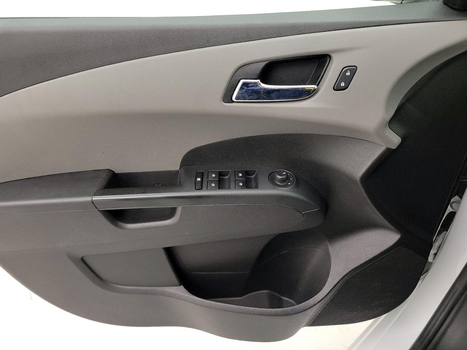 Thumbnail: 2015 Chevrolet Sonic - 12