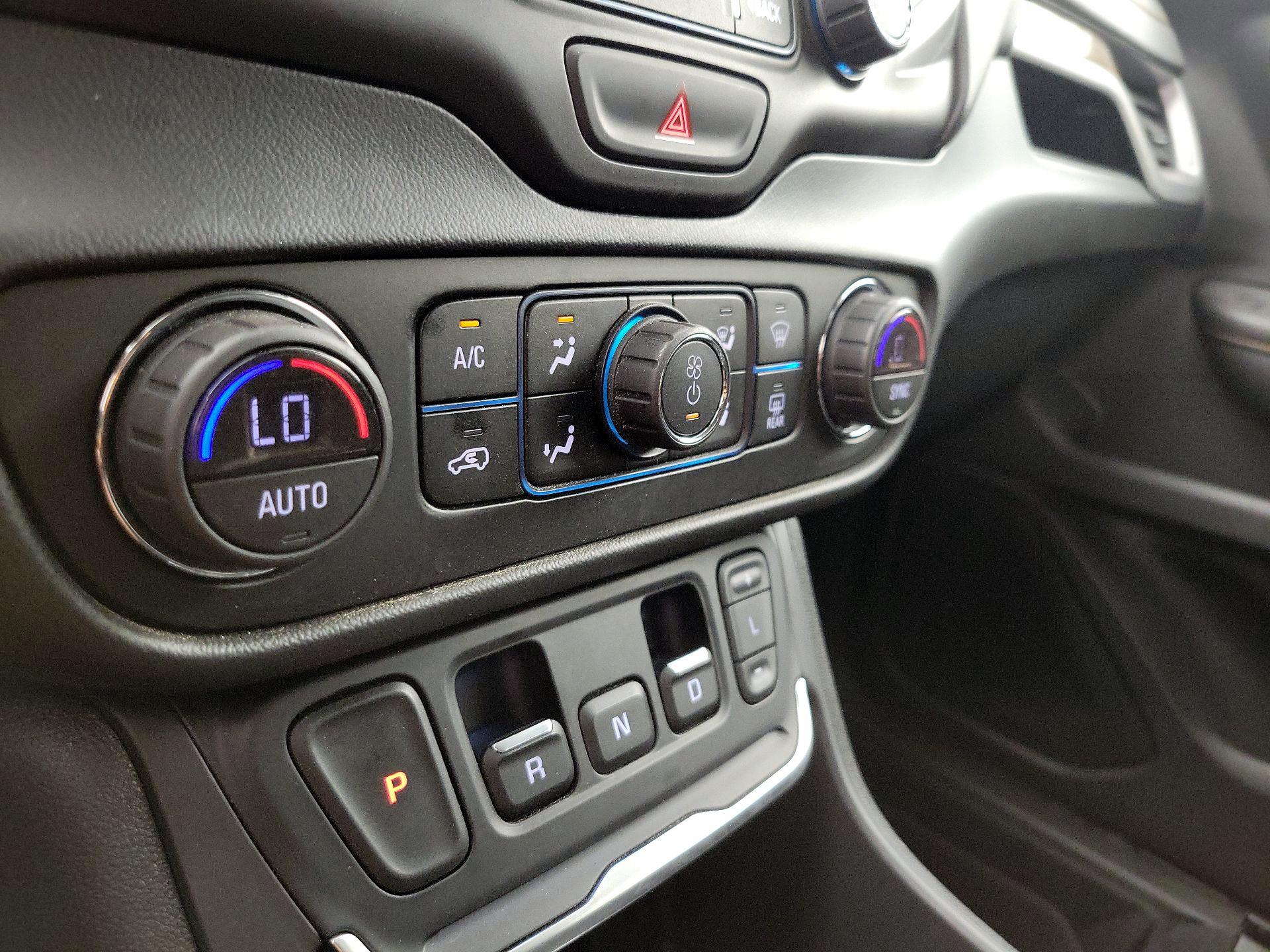 Thumbnail: 2020 GMC Terrain - 16