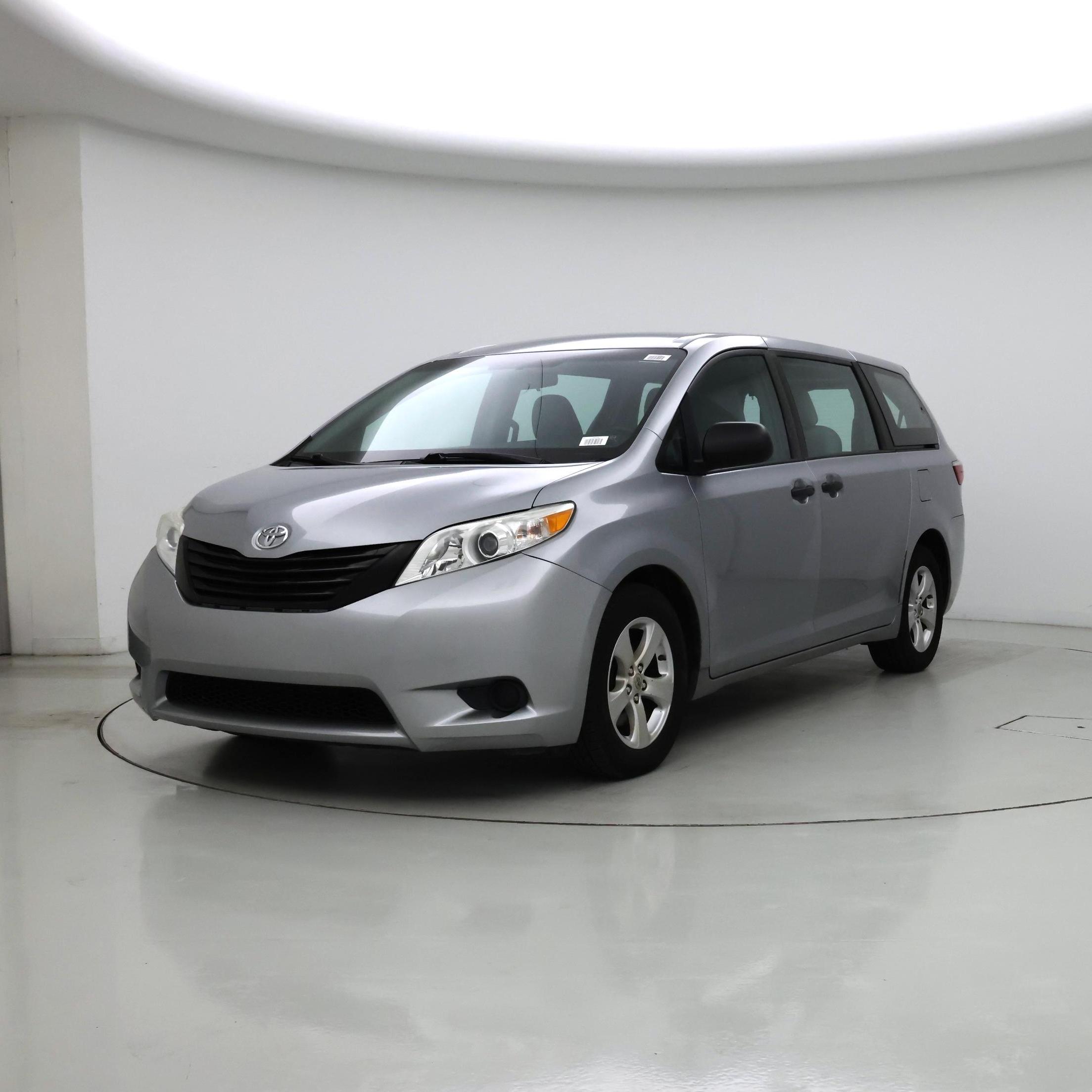 Thumbnail: 2016 Toyota Sienna - 4