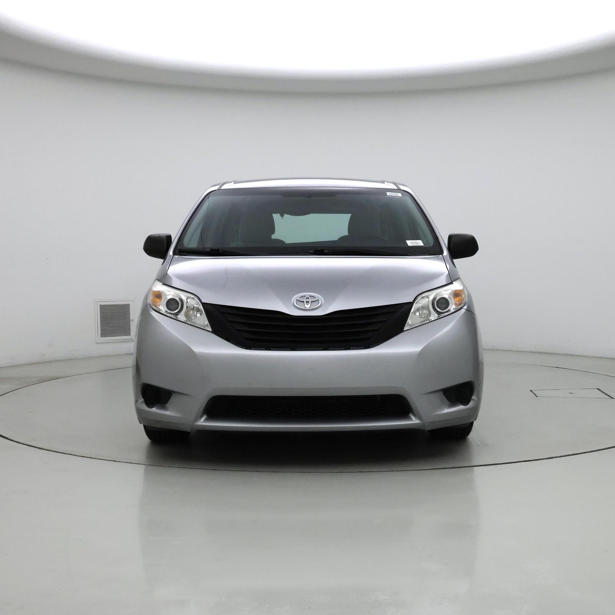Thumbnail: 2016 Toyota Sienna - 5