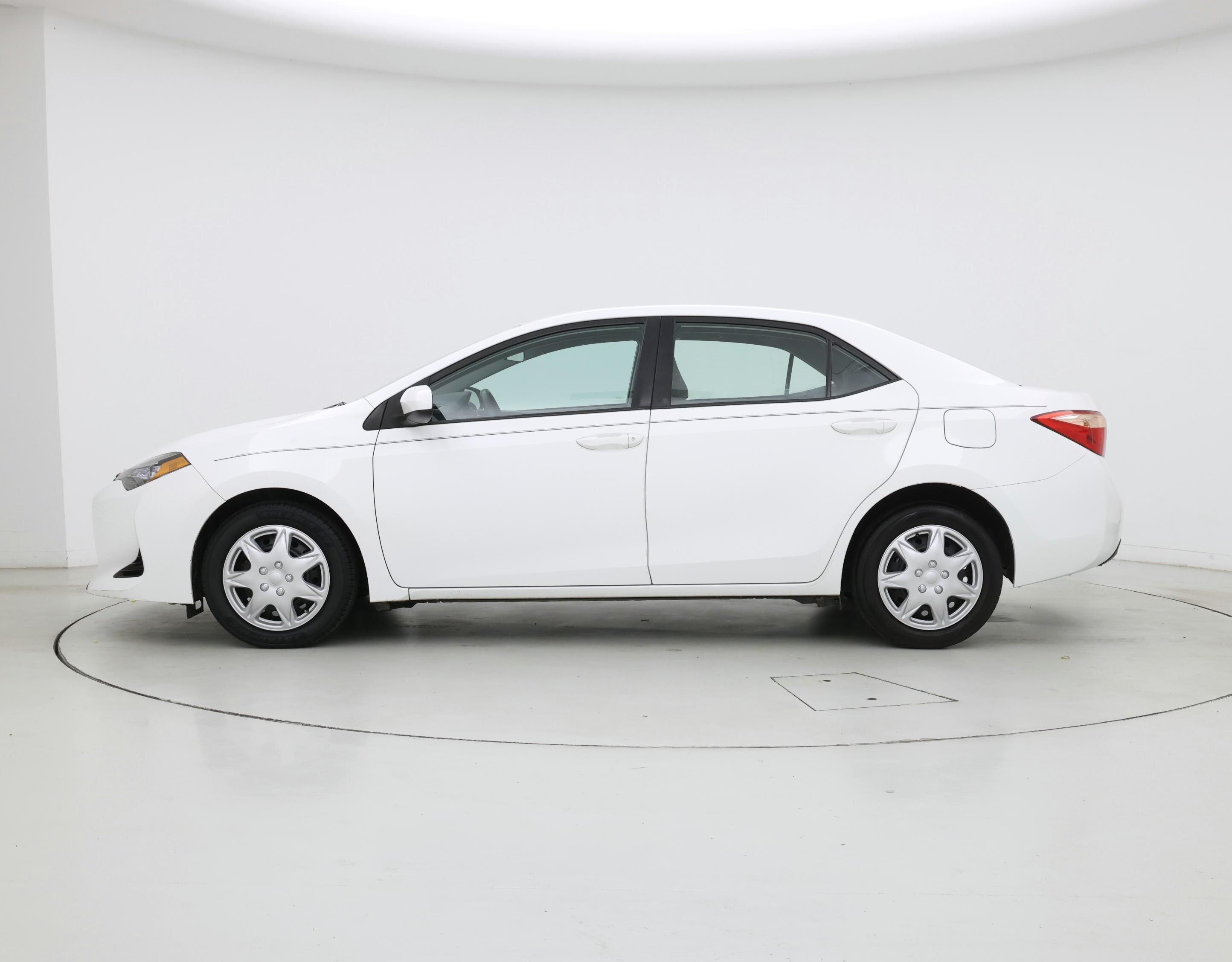Thumbnail: 2017 Toyota Corolla - 3