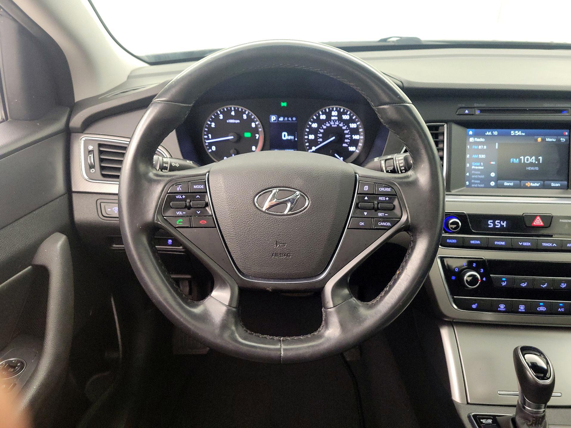 Thumbnail: 2017 Hyundai Sonata - 10